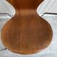 2 Series 7 chairs with armrests (3207) by Arne Jacobsen – Fritz Hansen