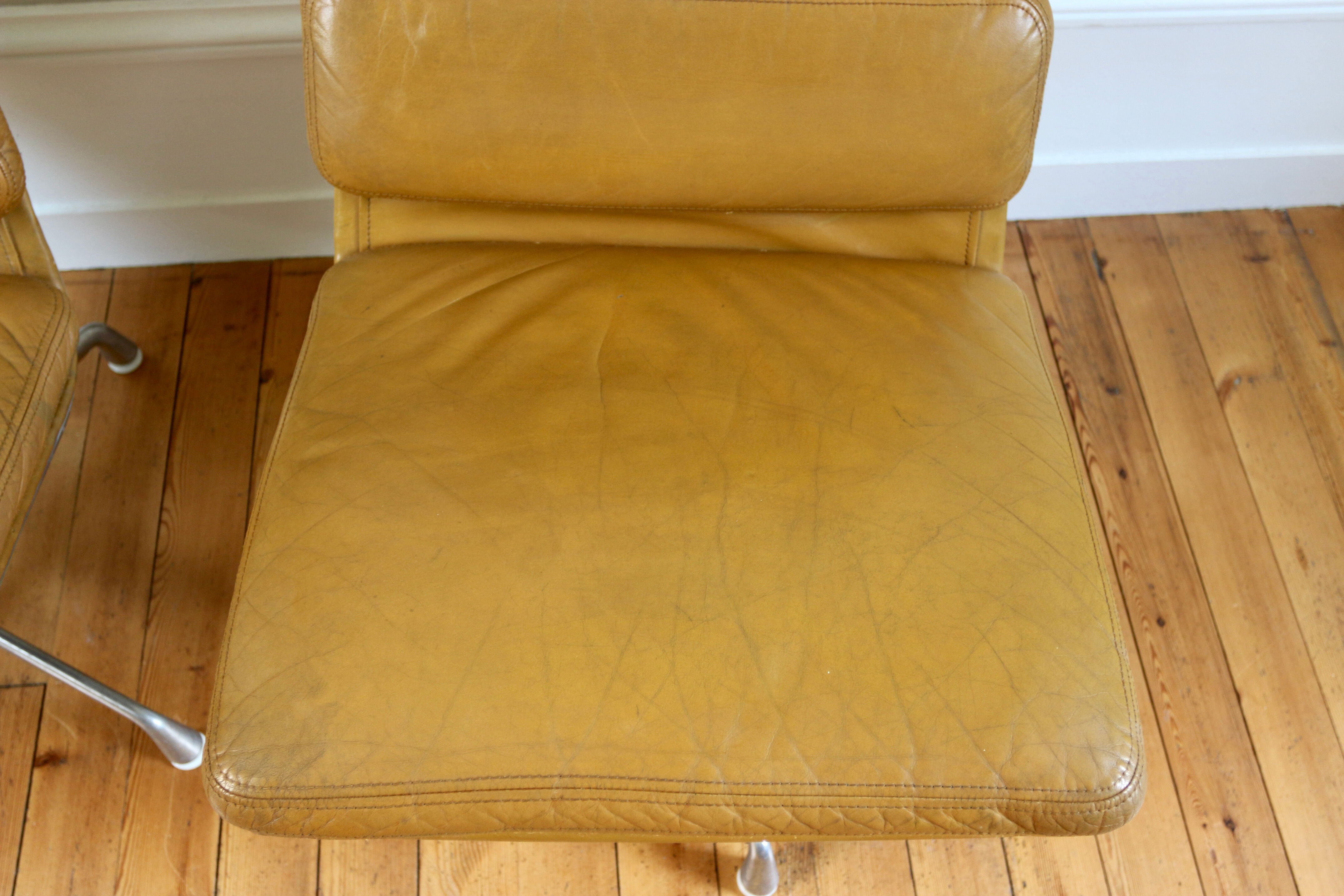 Softpad armchair EA216 by Charles & Ray Eames Herman Miller edition 1970