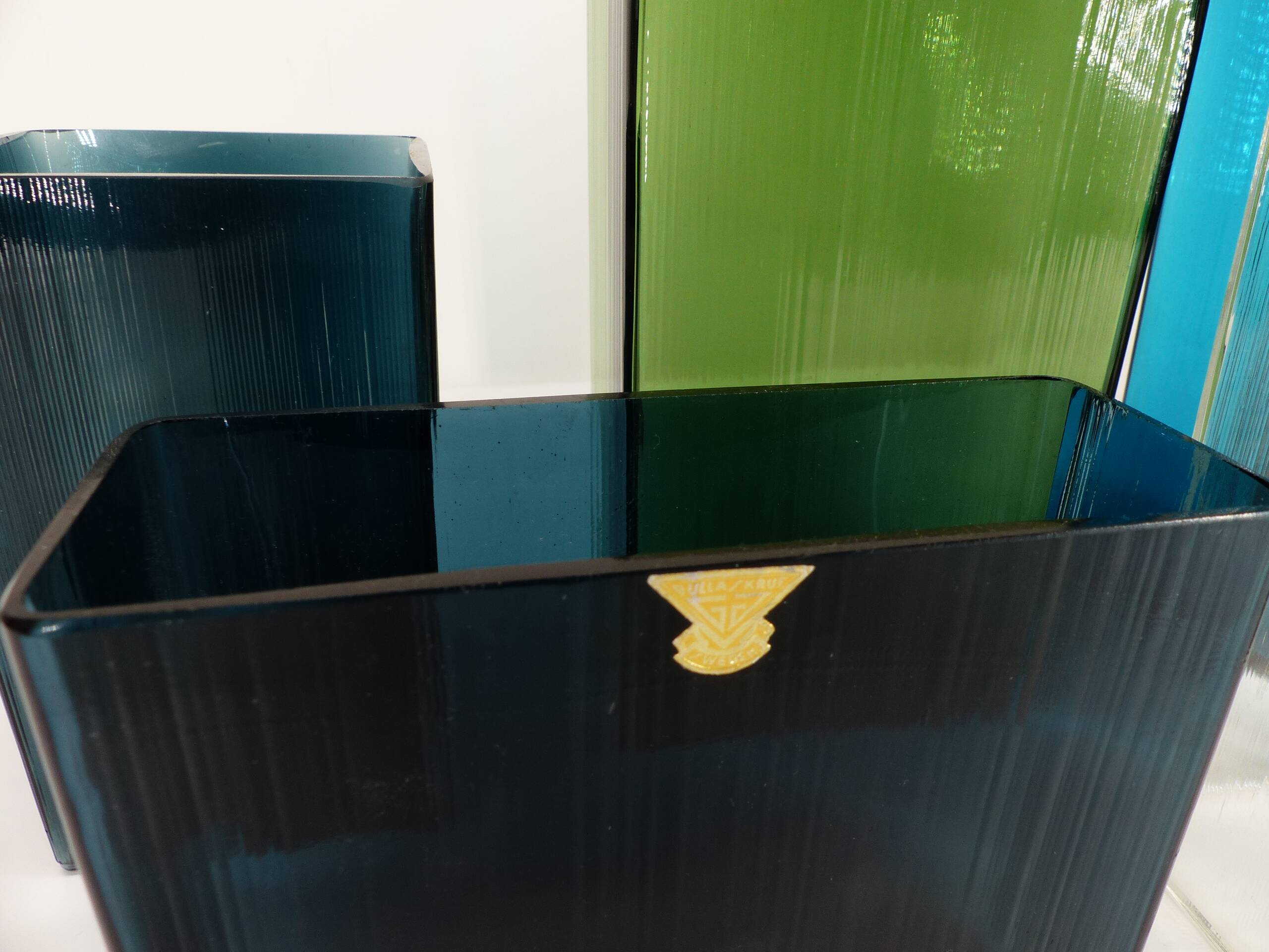 Set of 8 ISI vases in colored glass Lennart Andersson Gullaskruf, 1960