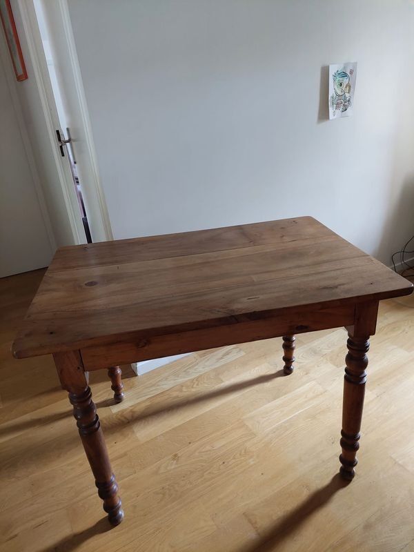 Table de bistrot ancienne en noyer blond