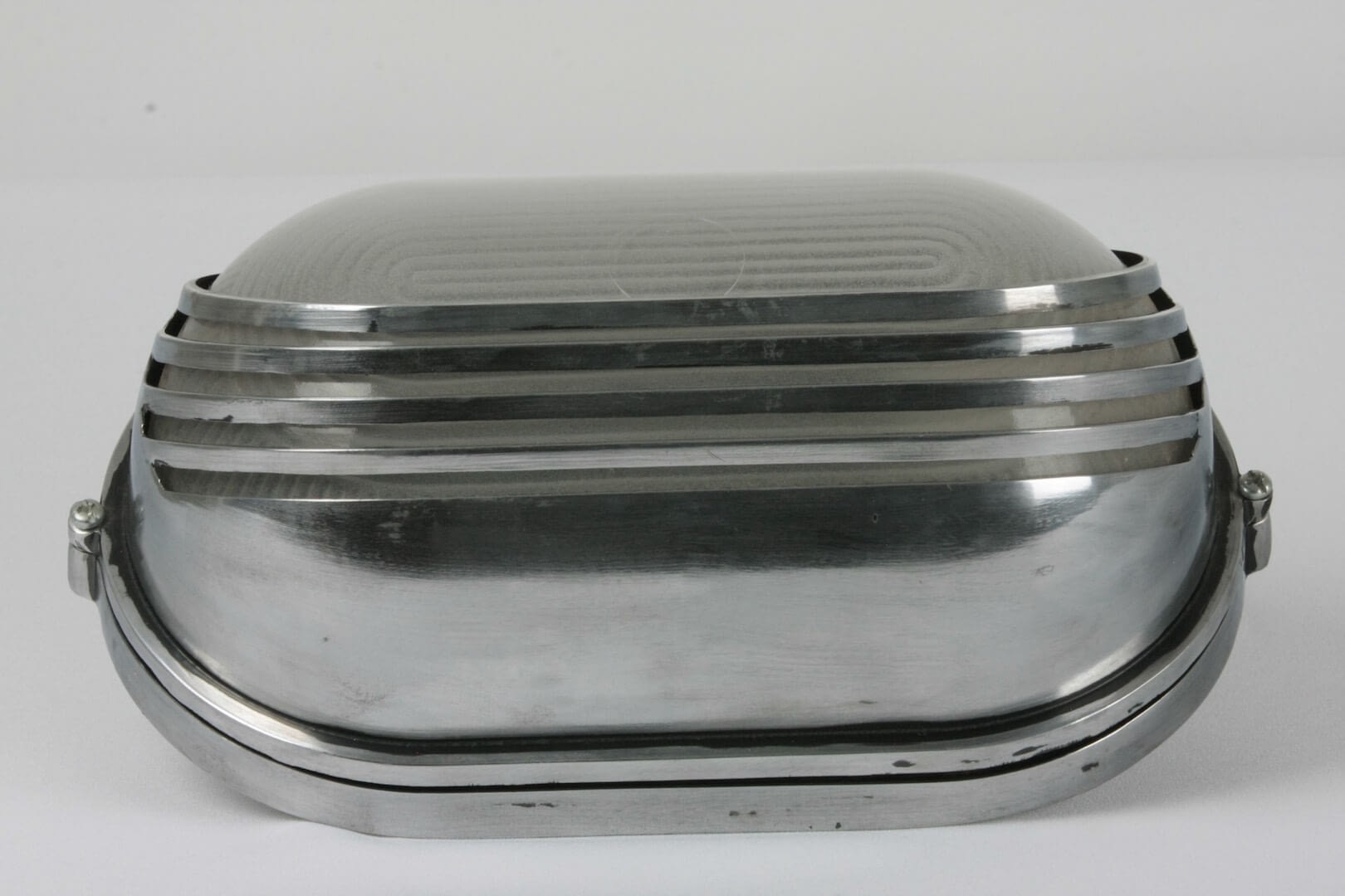 Waterproof waterproof modernist design in aluminum and glass
