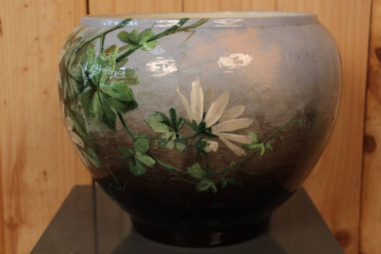 Cache pot de jerome massier a vallauris aux passiflores