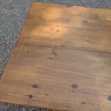 Table with turned legs