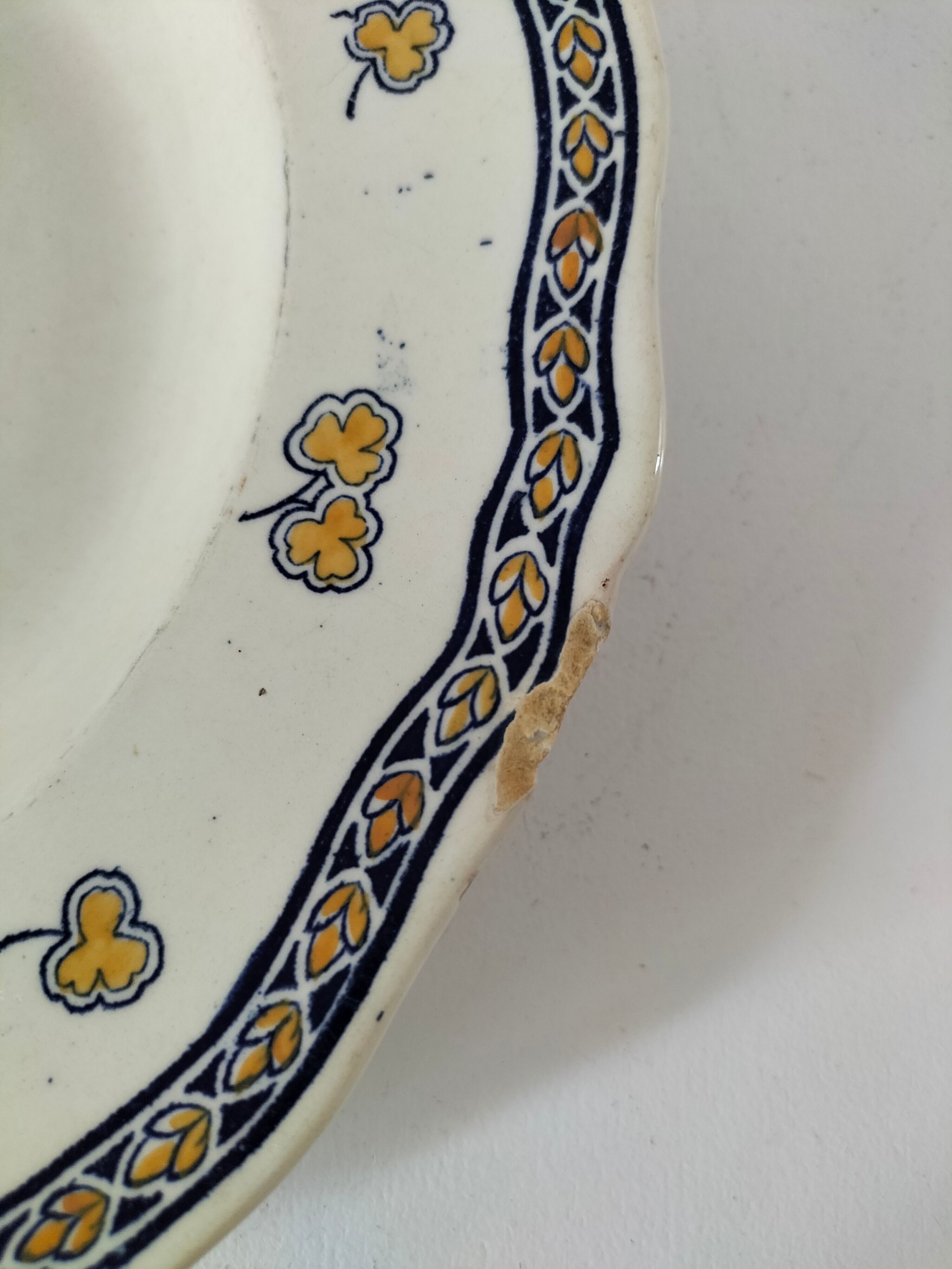K&G Lunéville "Rouen Clover" plate circa 1880-1900