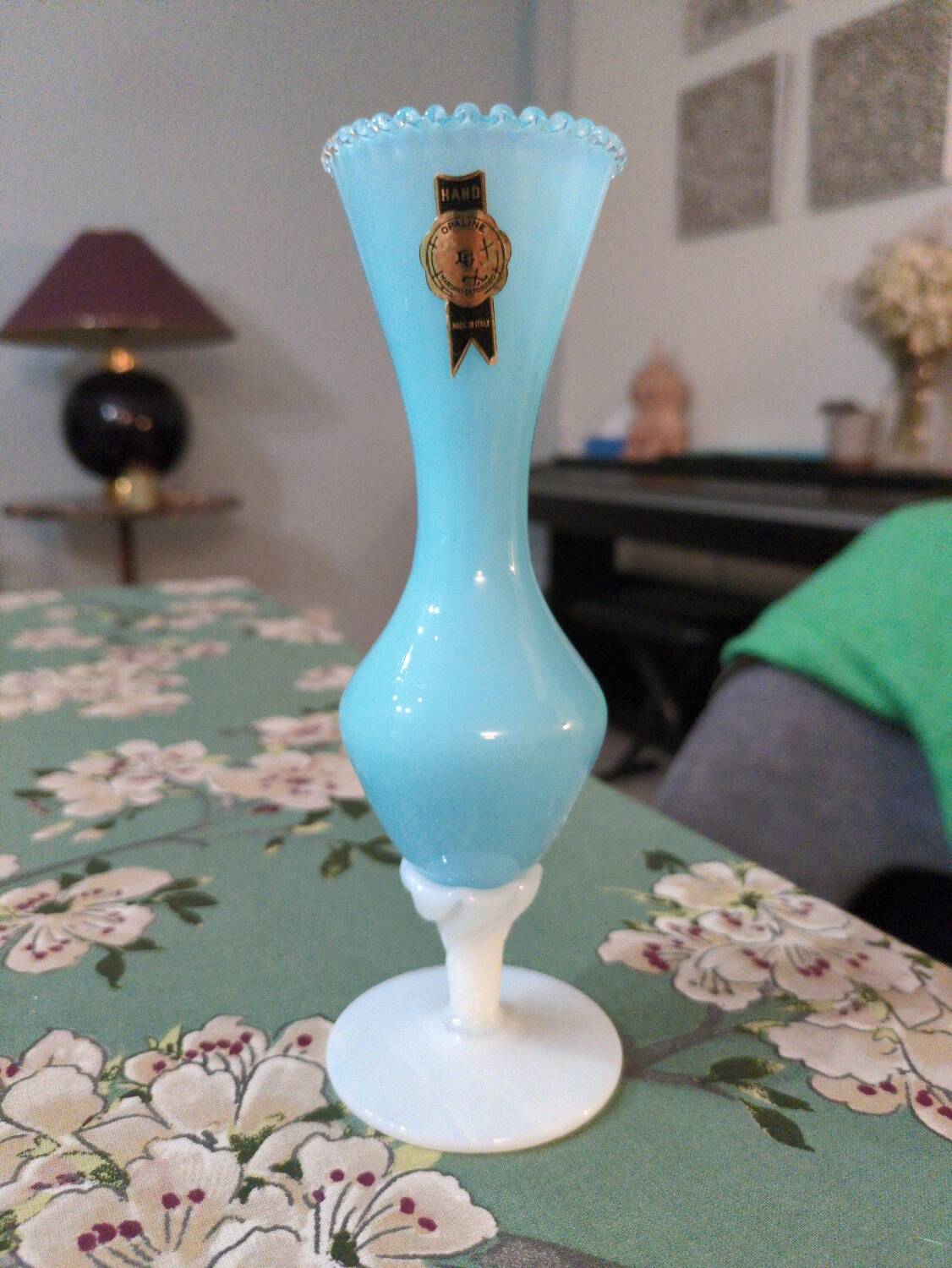 Petit vase opaline bleu
