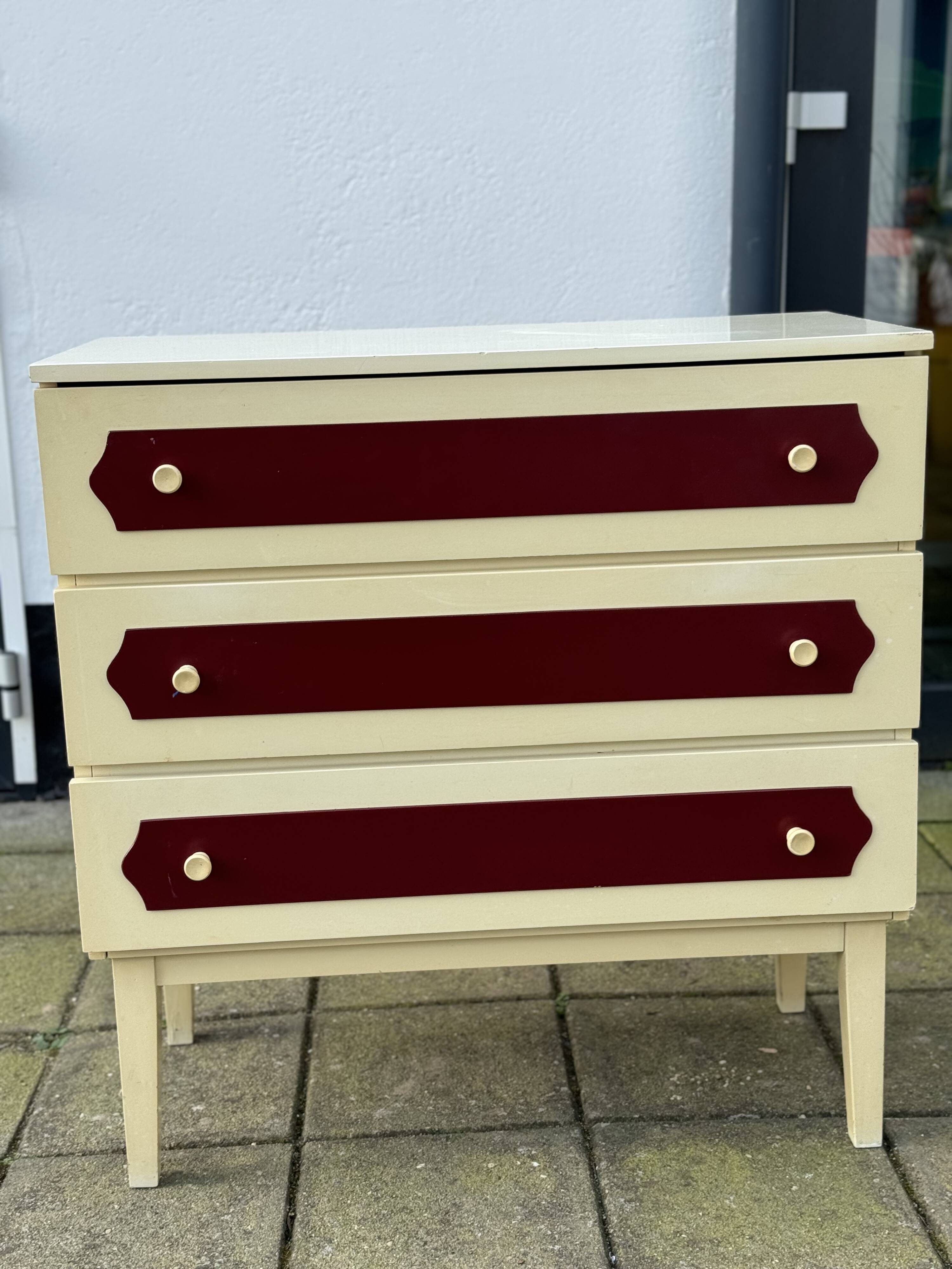 Vintage chest of drawers