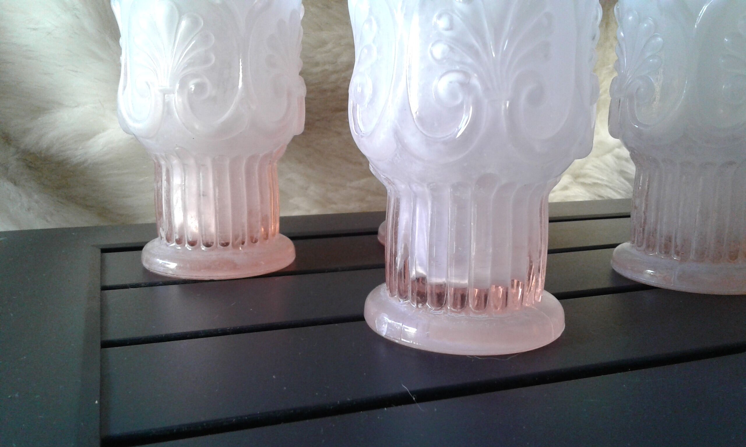 8 Nice pink glasses. Orangeade or cocktails .vintage.