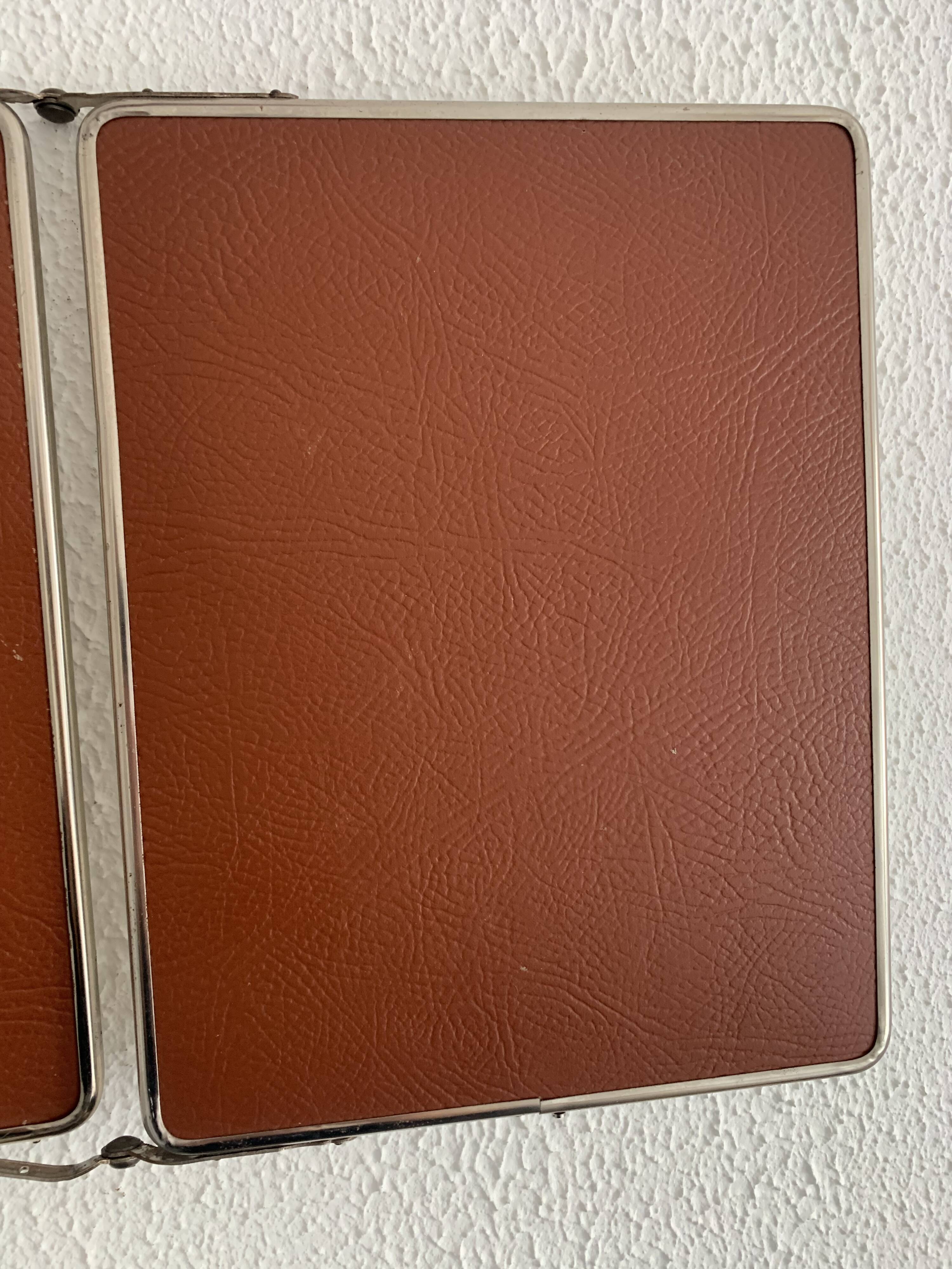 Vintage 1950s triptych barber's mirror, terracotta - 27 x 65 cm