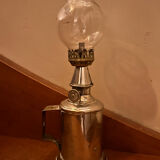 Pigeon kerosene lamp