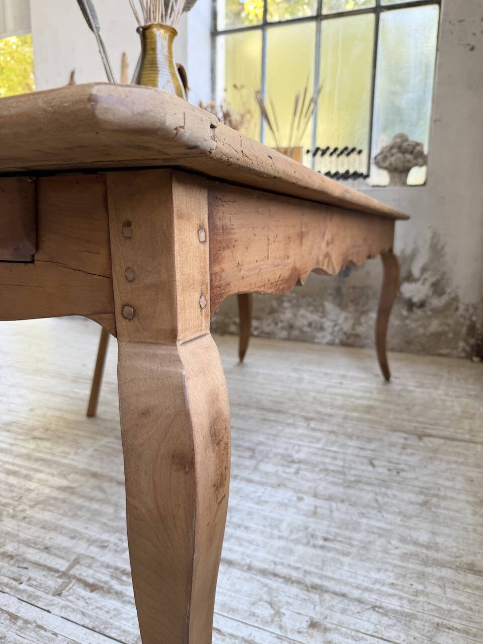 Table campagne provençale style Louis XV merisier