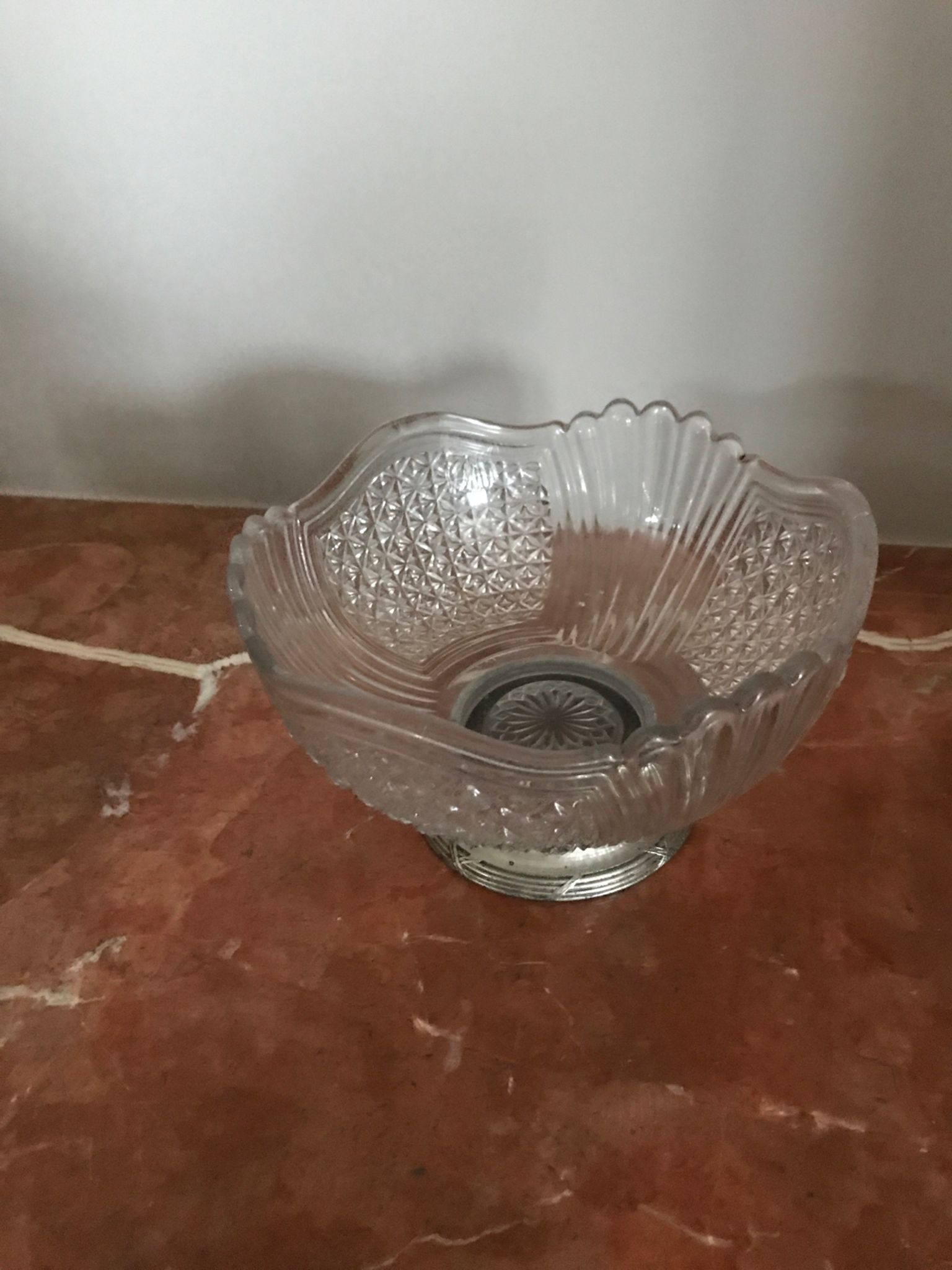 Coupe à fruit sur pied métal