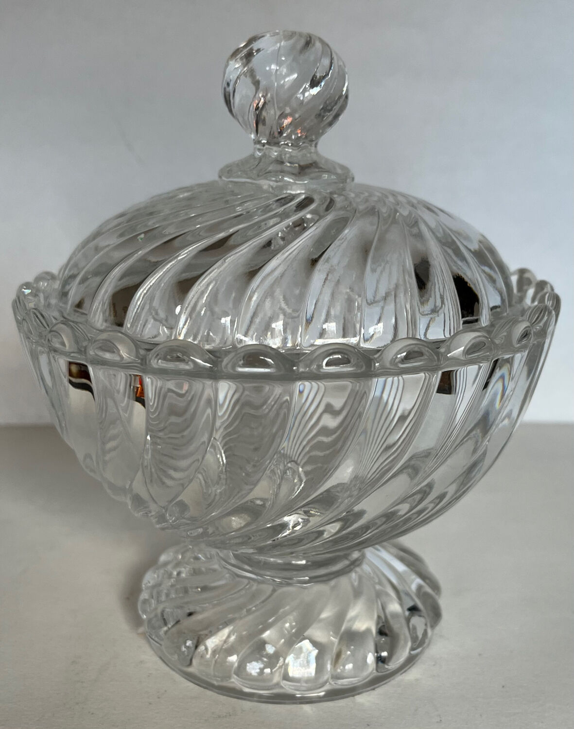 Sweetening or baccarat crystal candy box