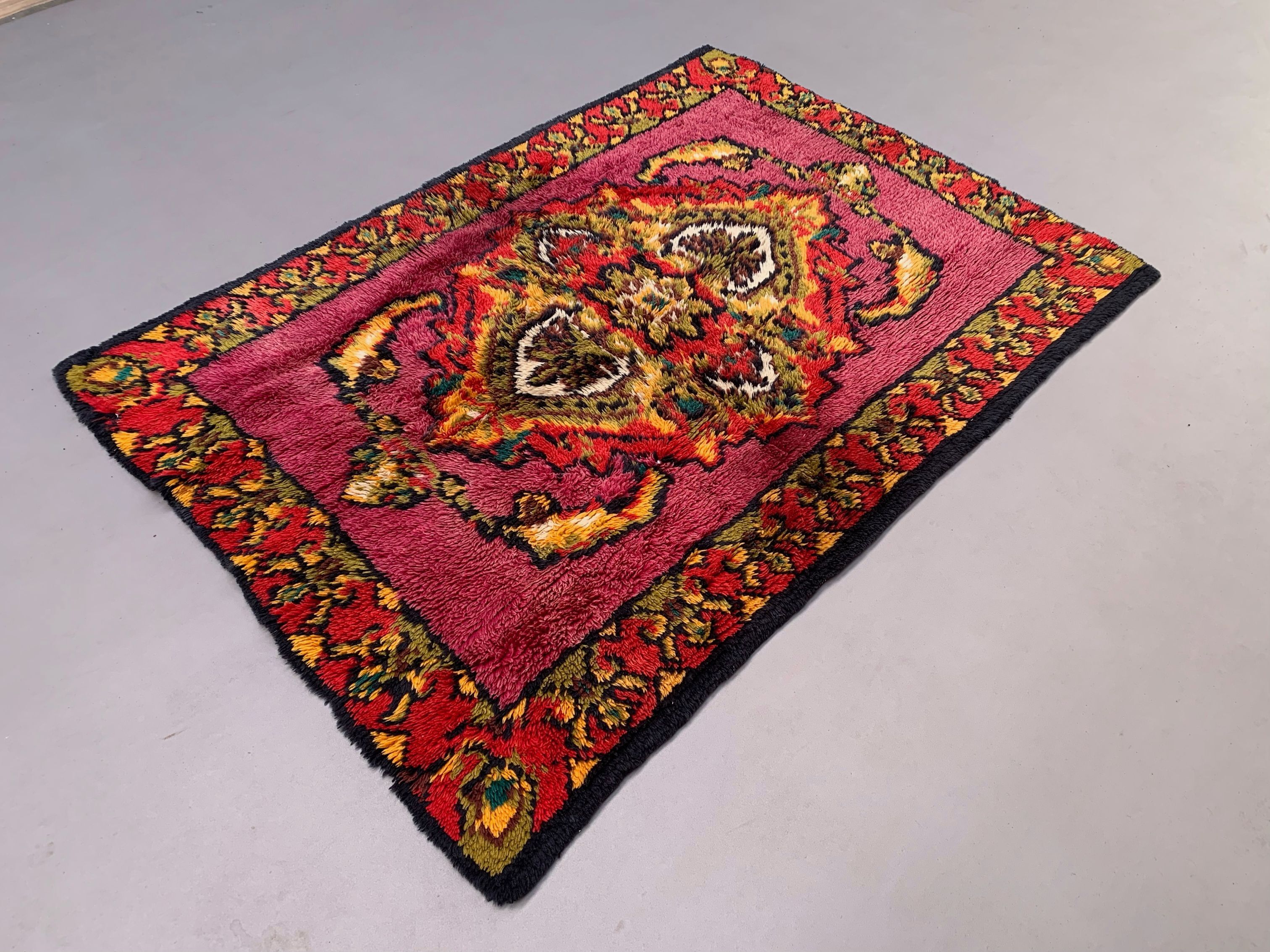 Moroccan berber rug 198x137cm