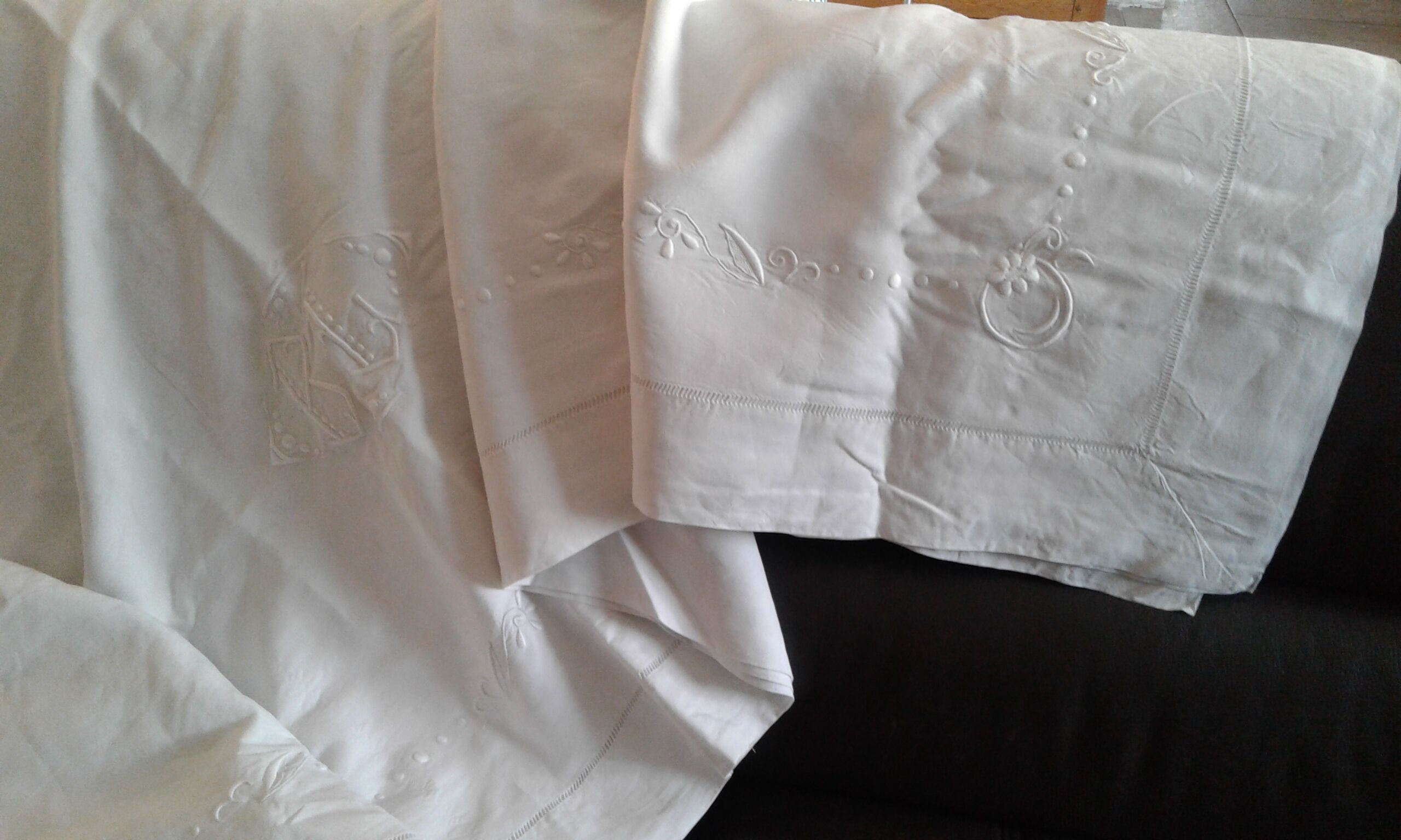 Lin Drap. BC embroidered monogram. Art deco