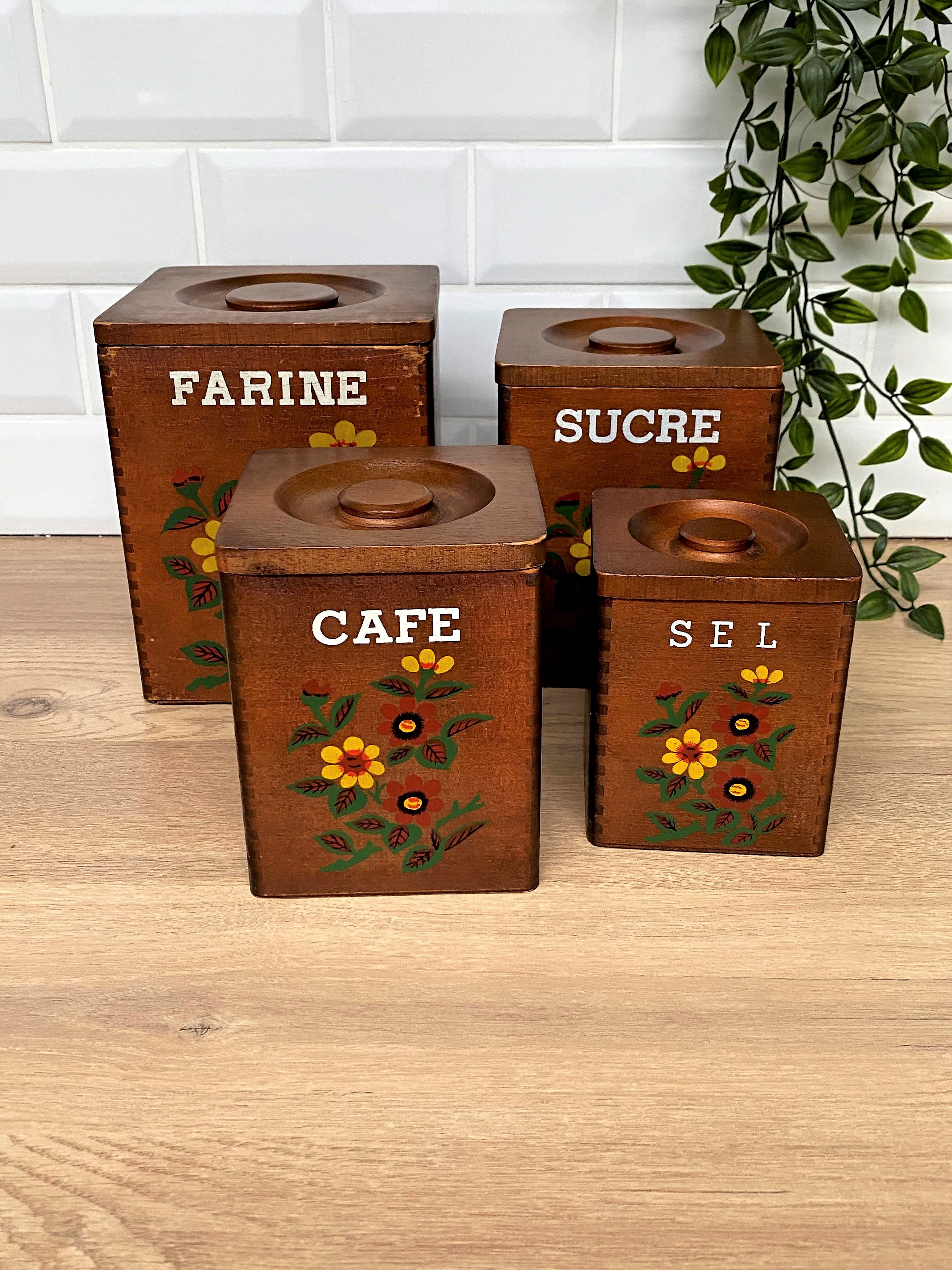 Série de 4 pots à épices en bois
