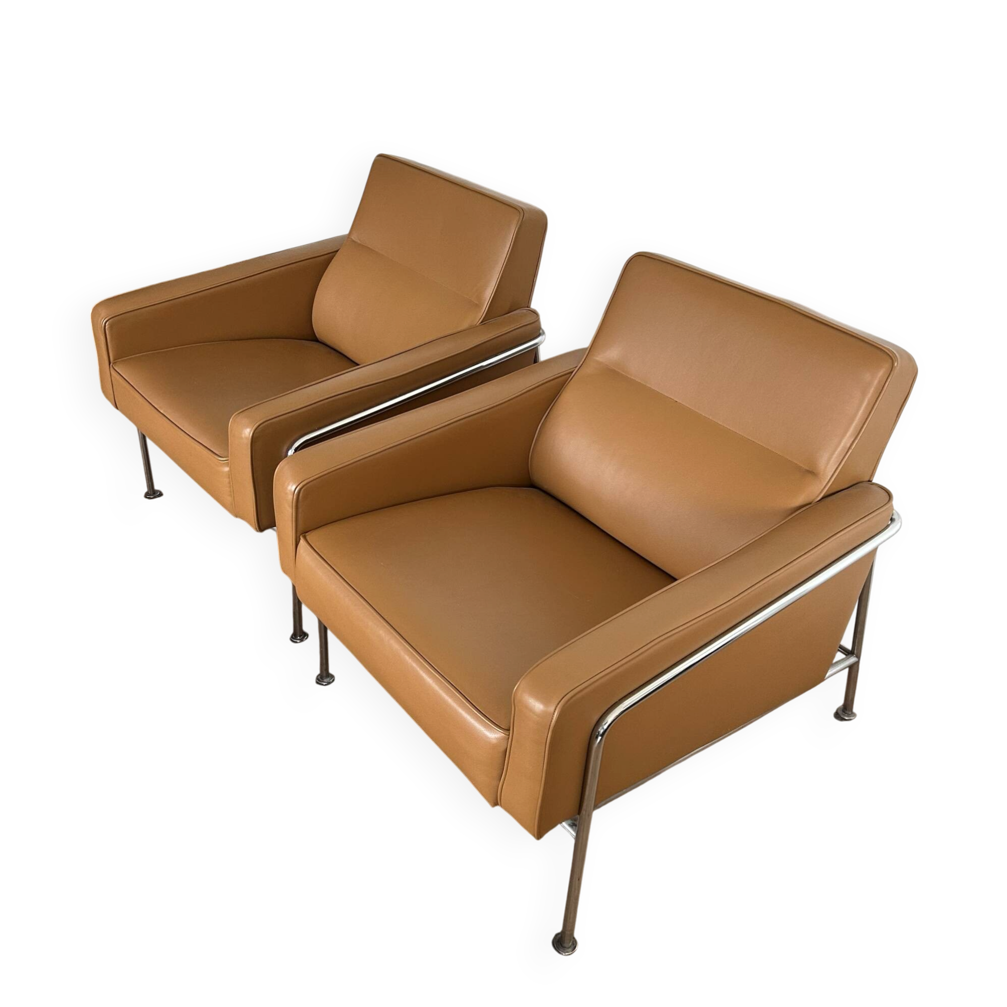2 fauteuils en cuir design Arne Jacobsen