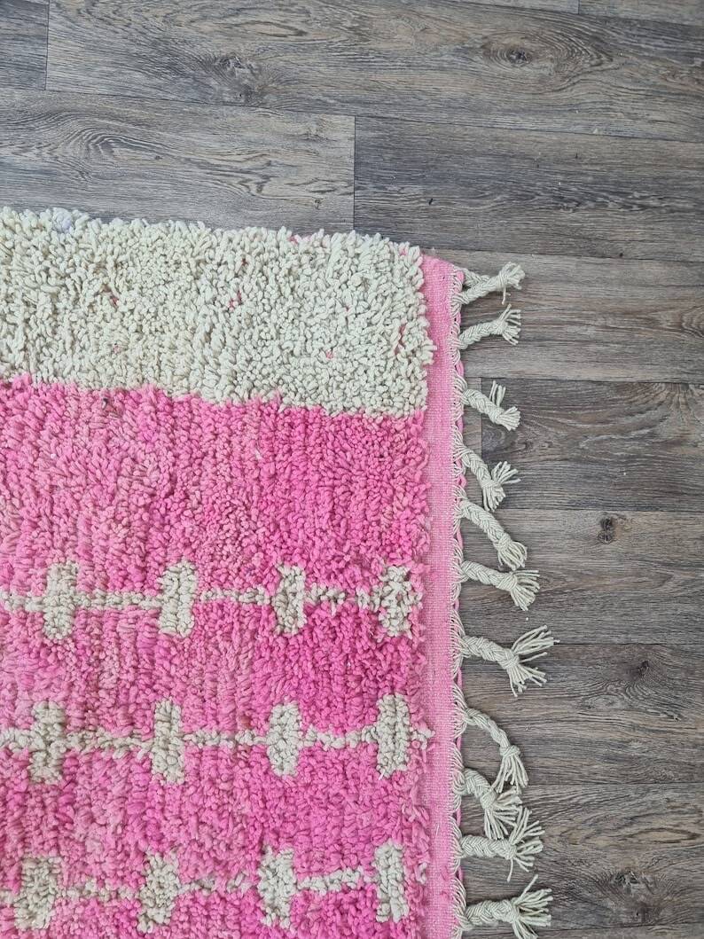 Traditional handmade wool rug size 150 x 250 cm