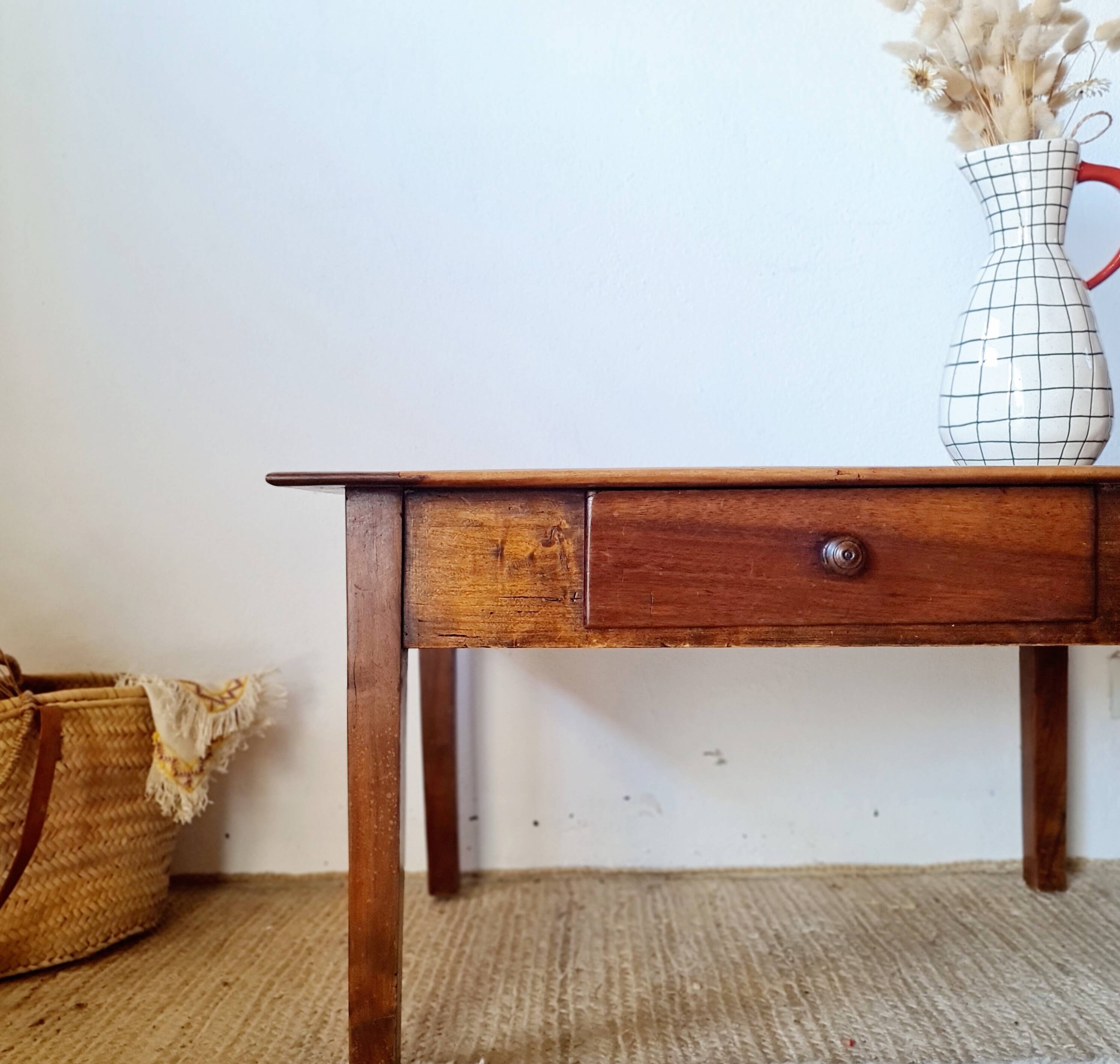 Old farmhouse coffee table in walnut with drawer - L82cm
