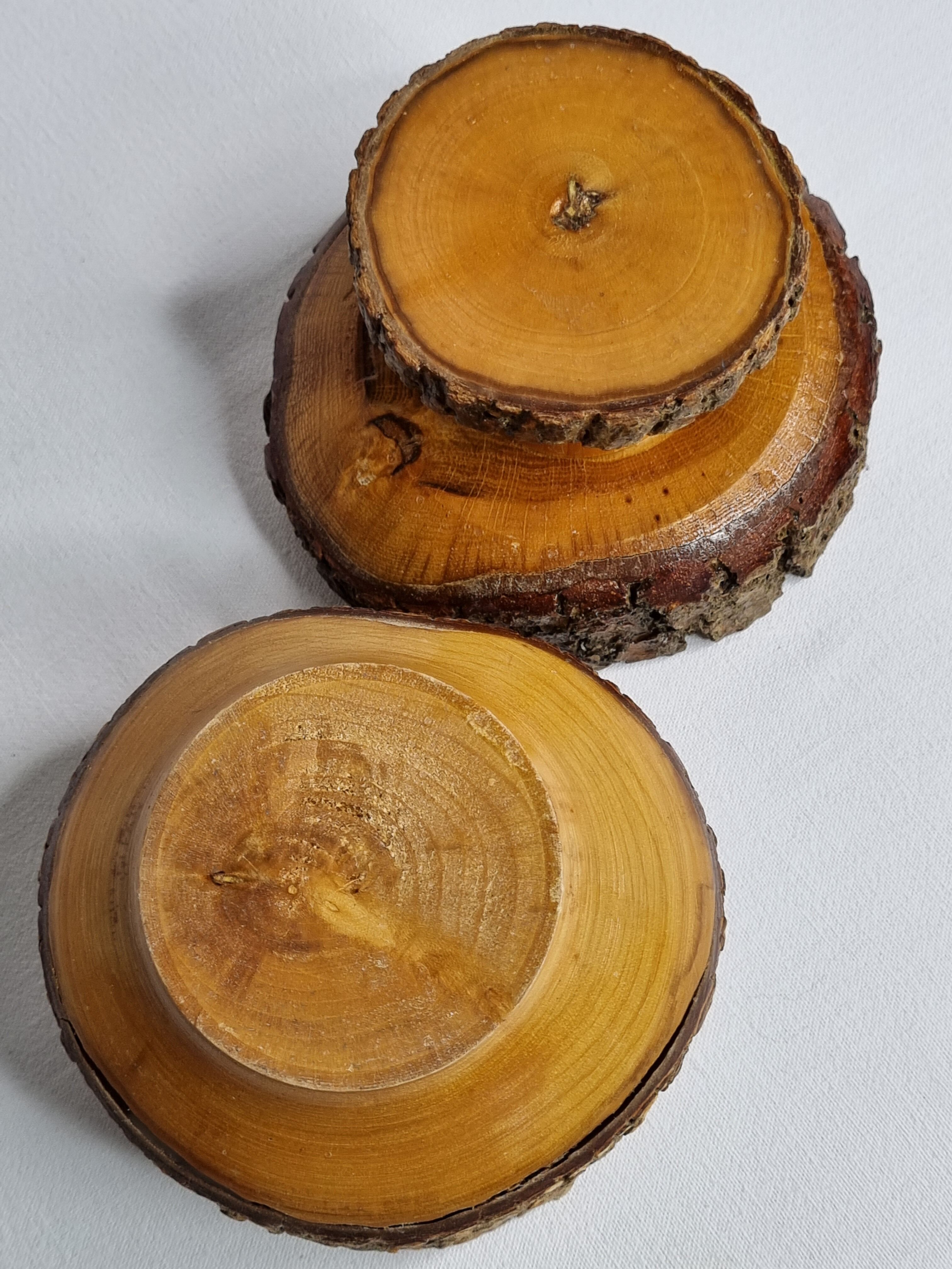 Set of two vacuum pockets made of ash wood turned