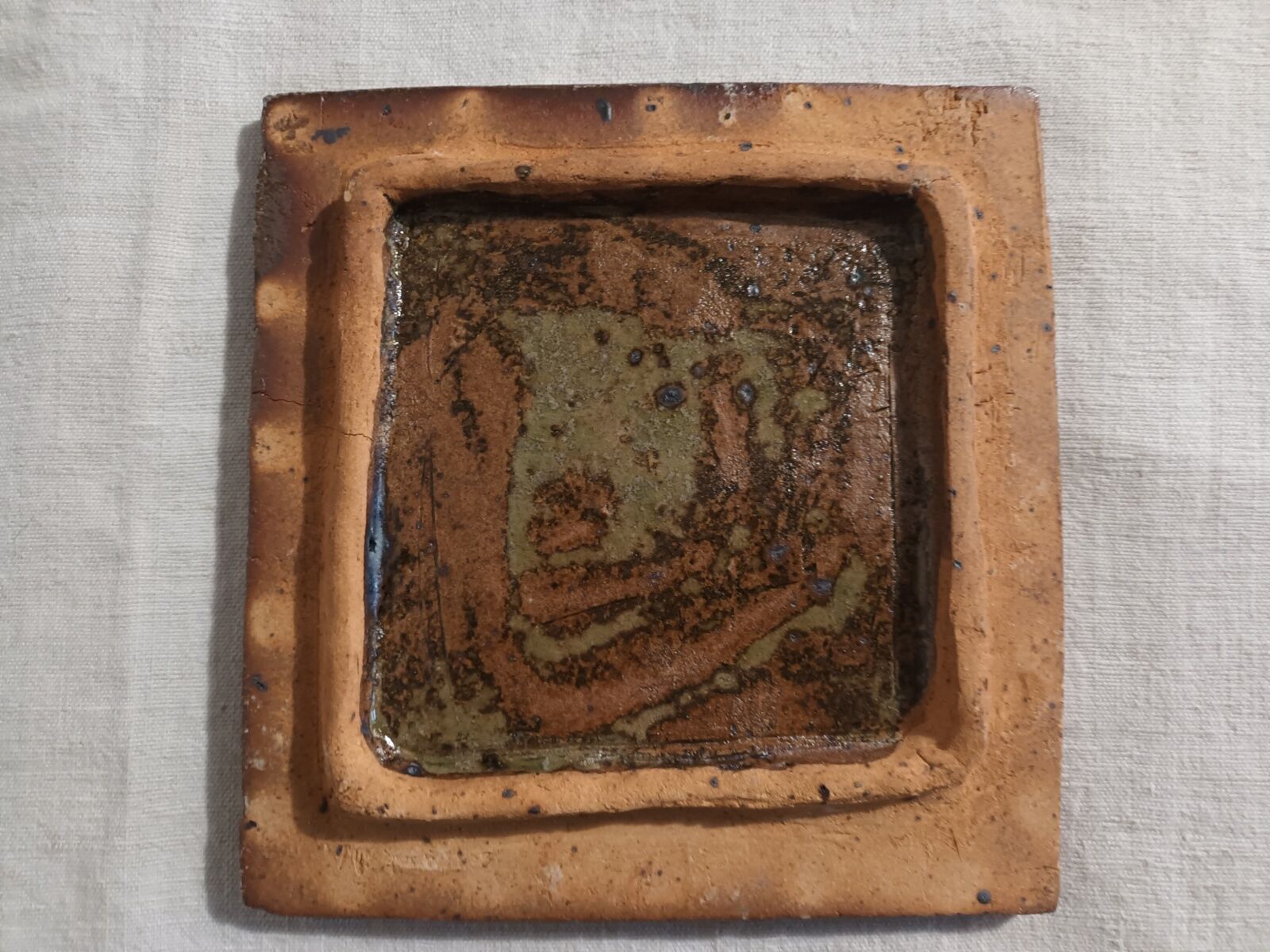 Sandstone box Barbara Delfosse, La Borne