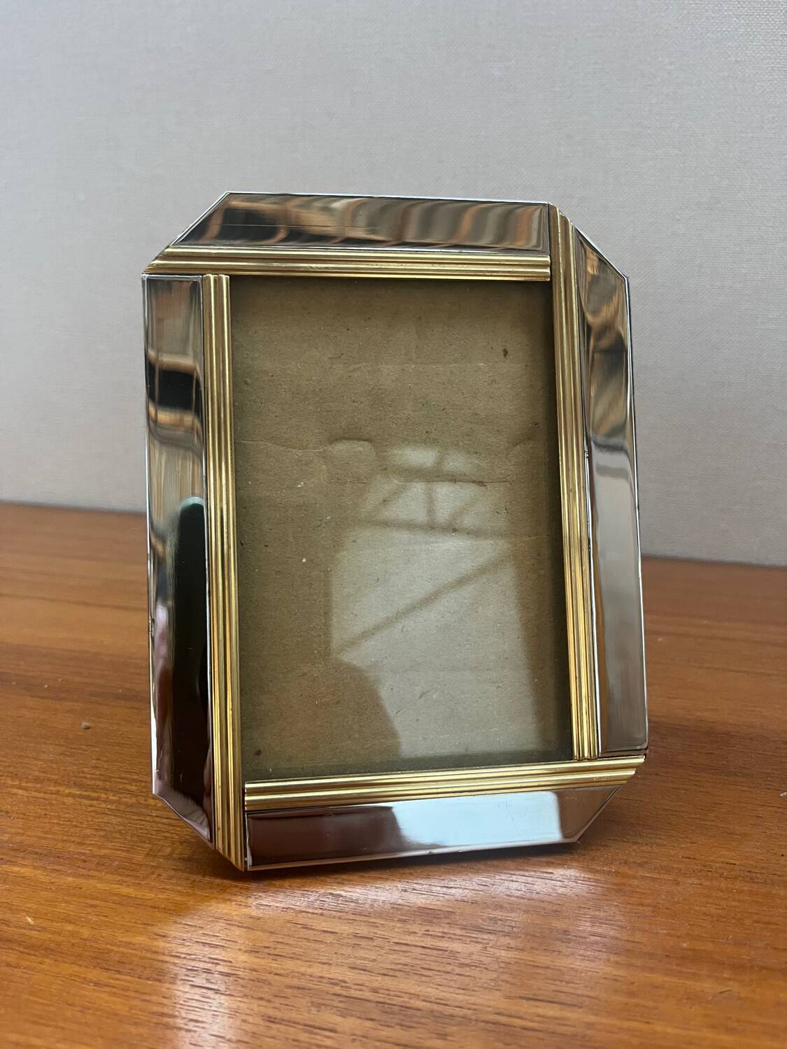 Metal photo frame