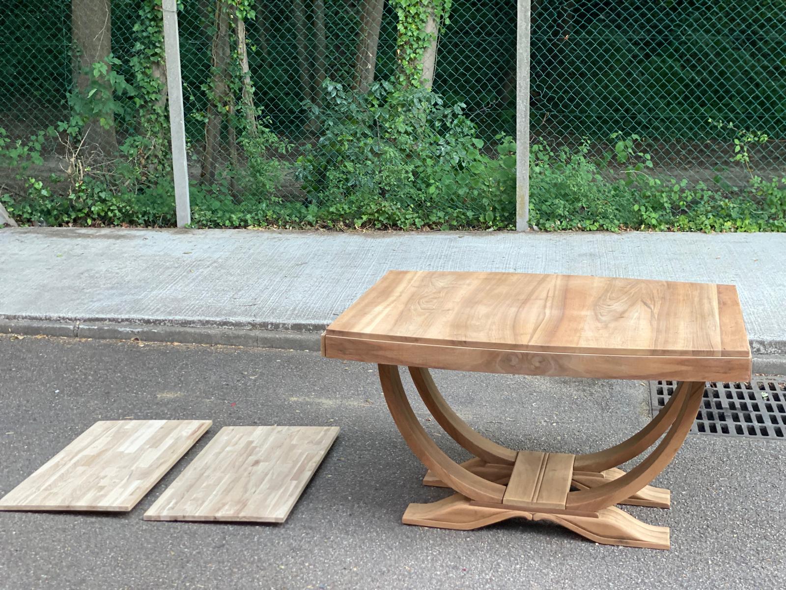 Art Deco extendable dining table, renovated in solid walnut with a central leg, 193.