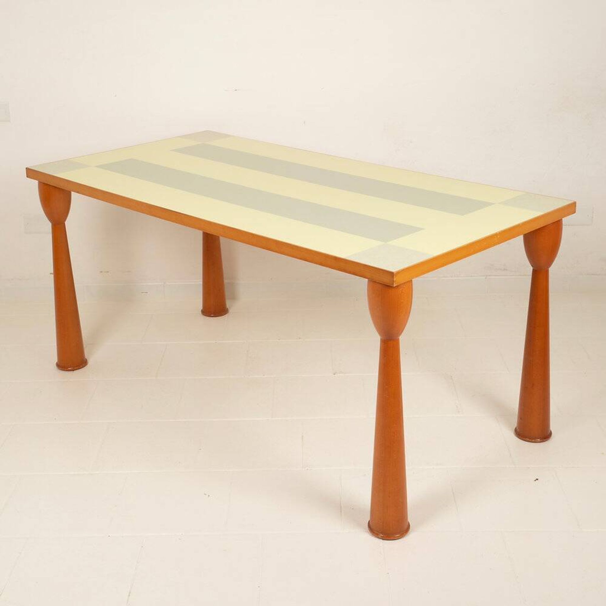 Table Alicudi par Ettore Sottsass pour Zanotta