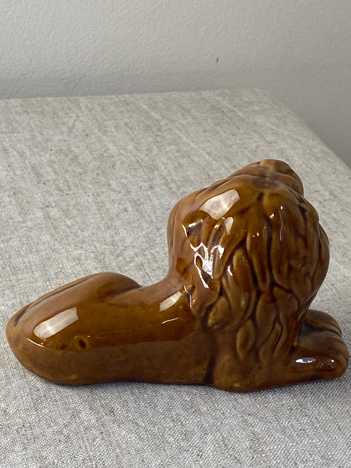 Ceramic lion ashtray