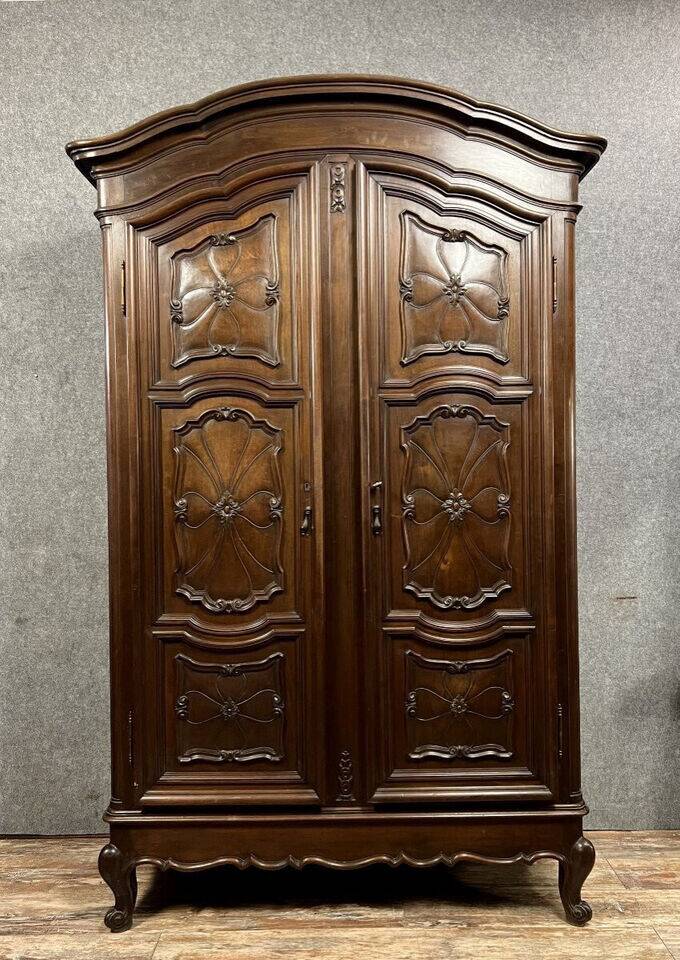 Baroque Louis XV style armoire in solid walnut circa 1880