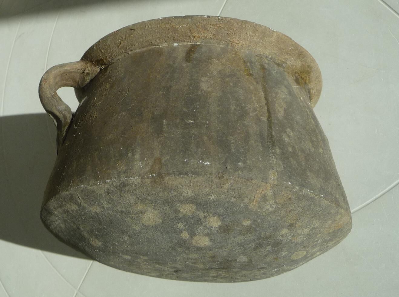 terracotta pot: old "oule"