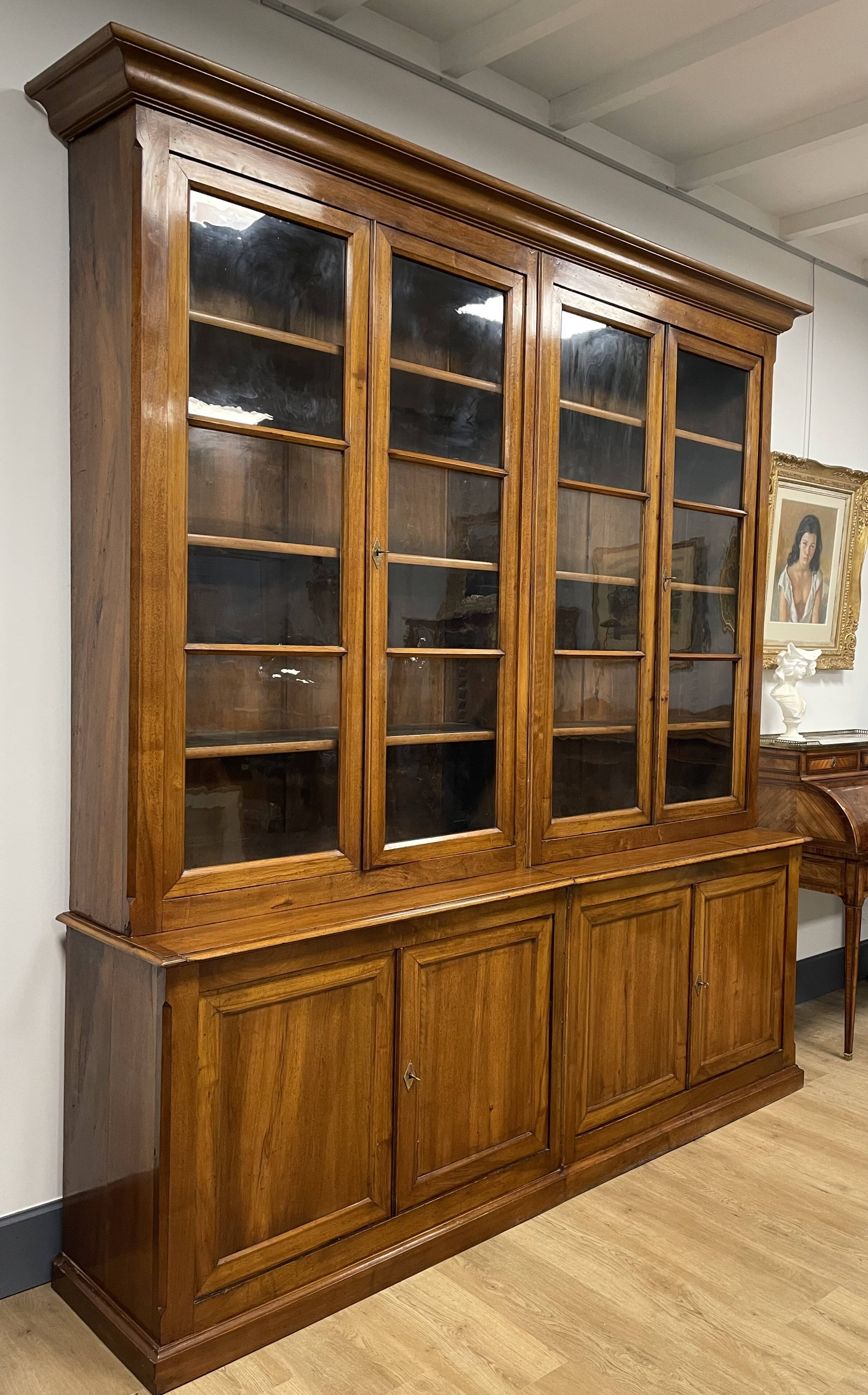 Large walnut bookcase from the end of the 19th century