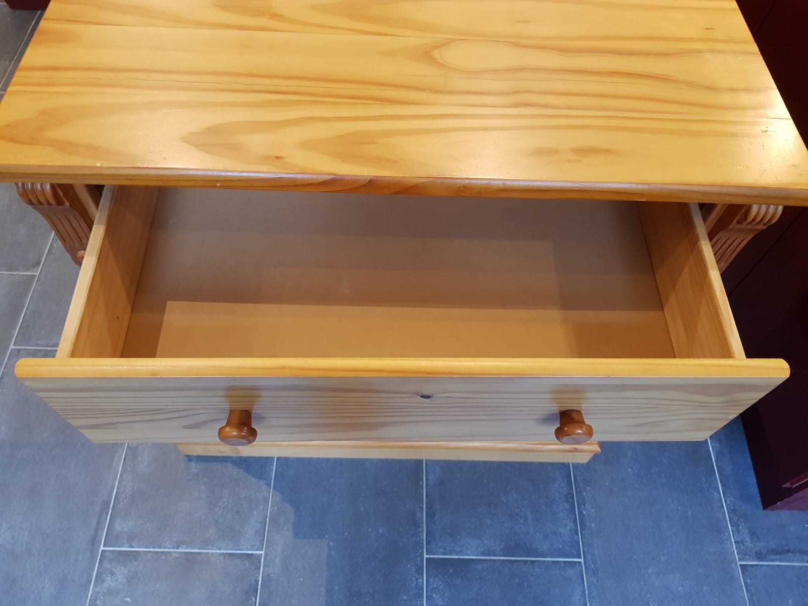 Pine chest of drawers