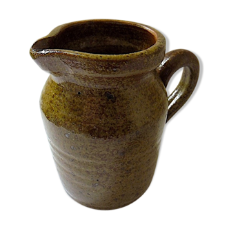 Sandstone pitcher