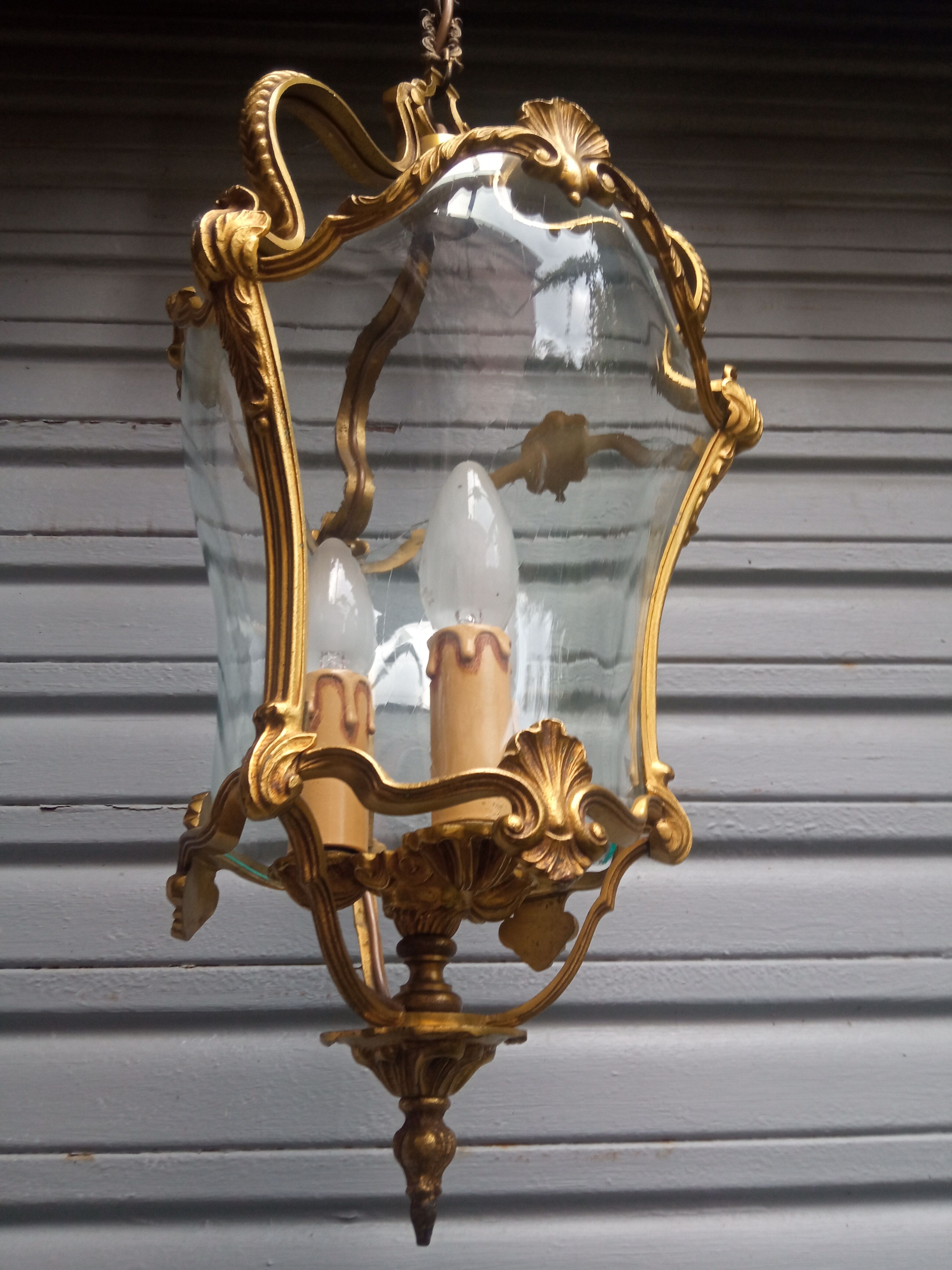 Bronze lantern Louis XV style in working order, curved glasses