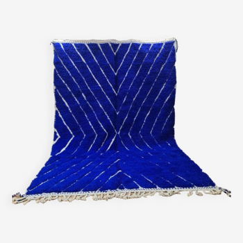 Tapis Beni ouarain bleu, fabrication artisanale marocaine