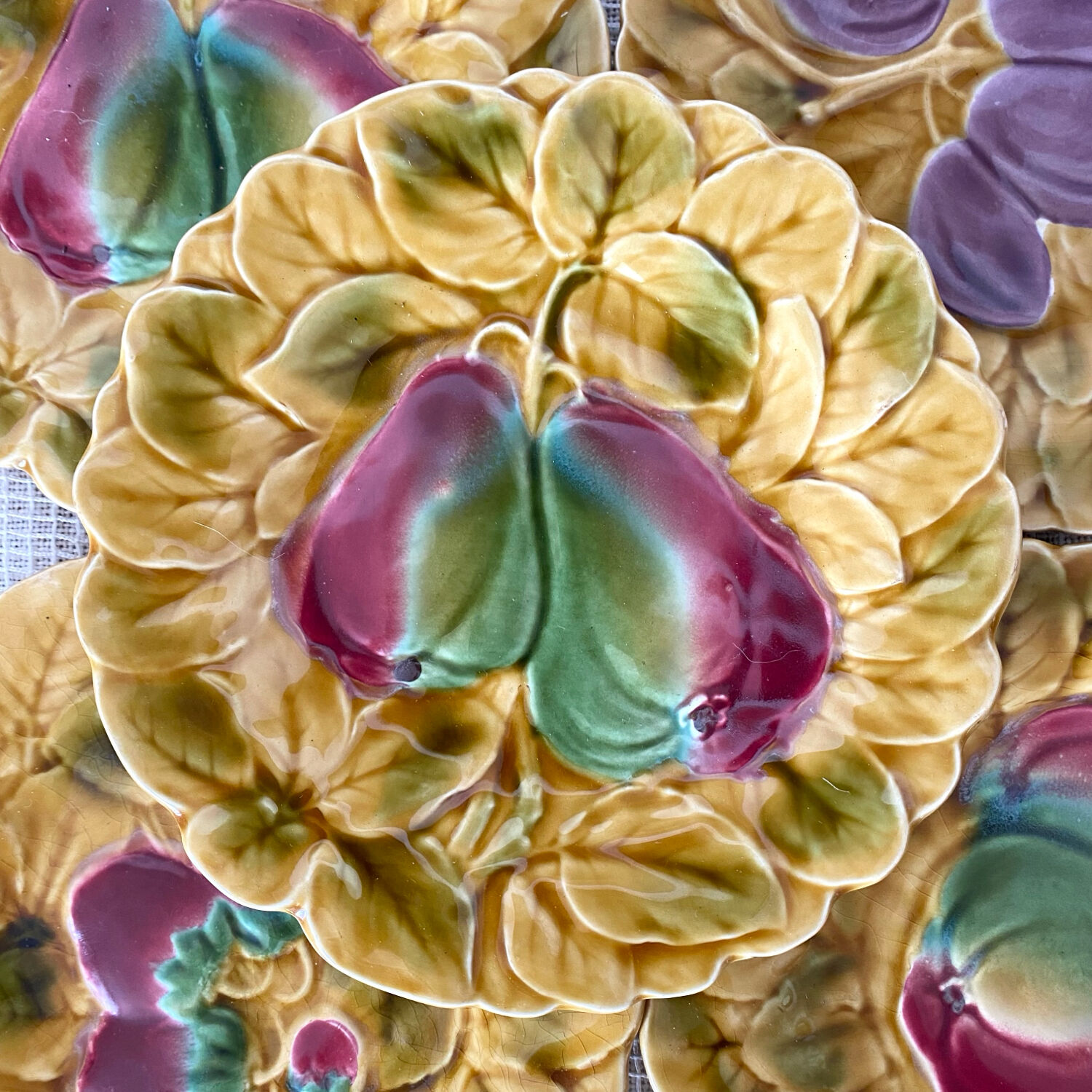 12 dessert plates in Sarreguemines slip