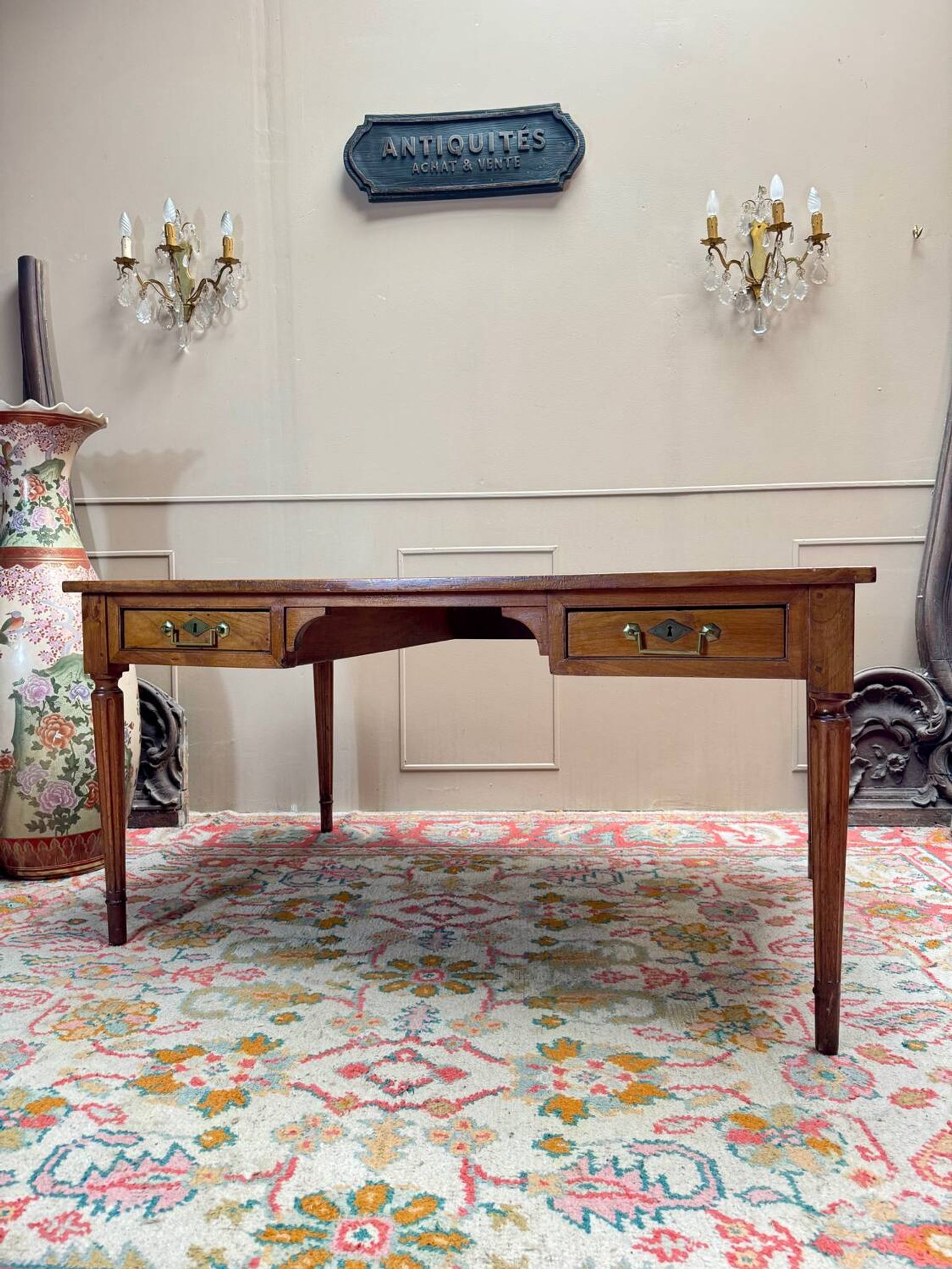 Bureau plat en acajou de style louis xvi xix eme siècle