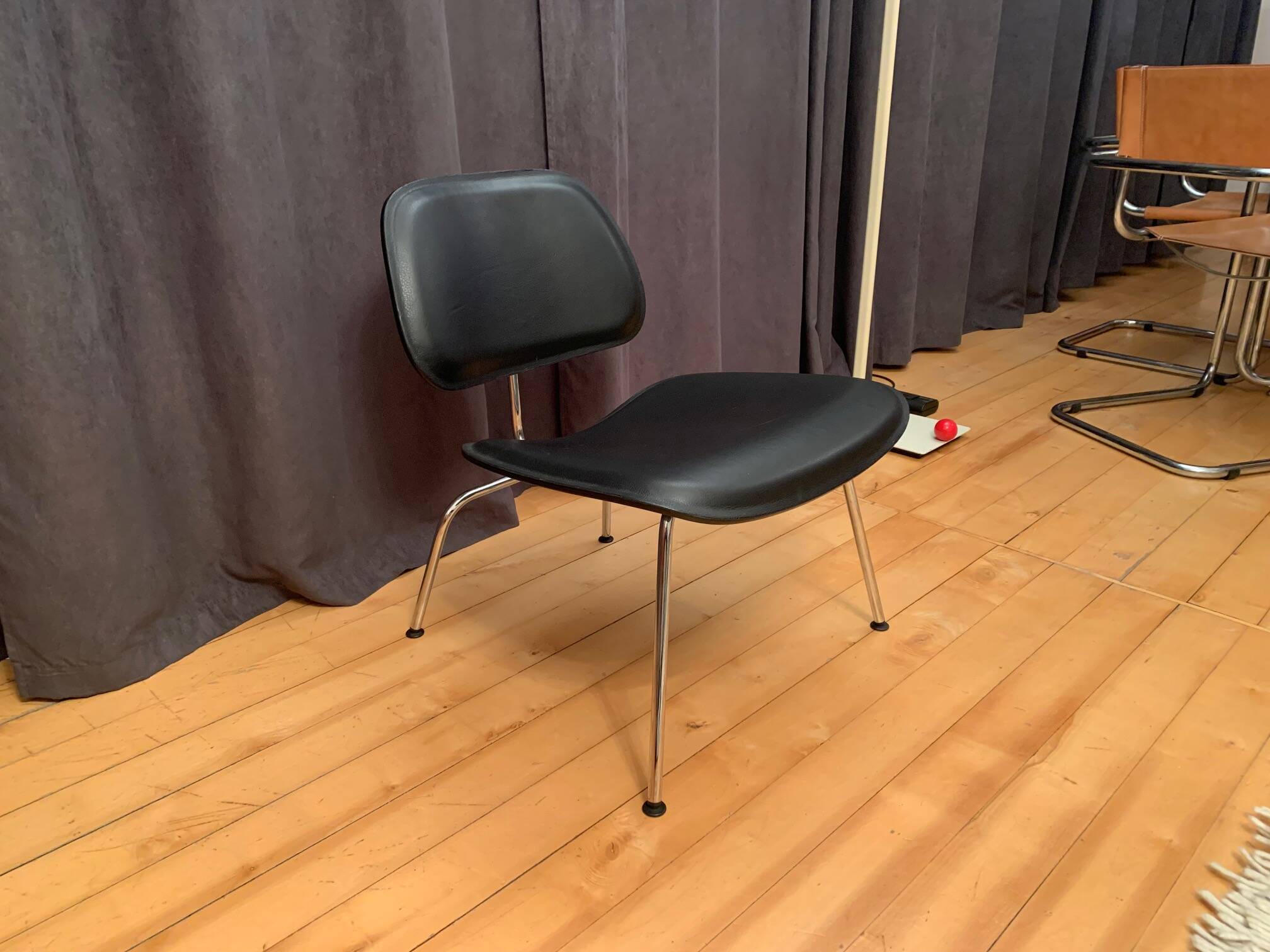 Leather armchair LCM designed by Charles & Ray Eames, Vitra