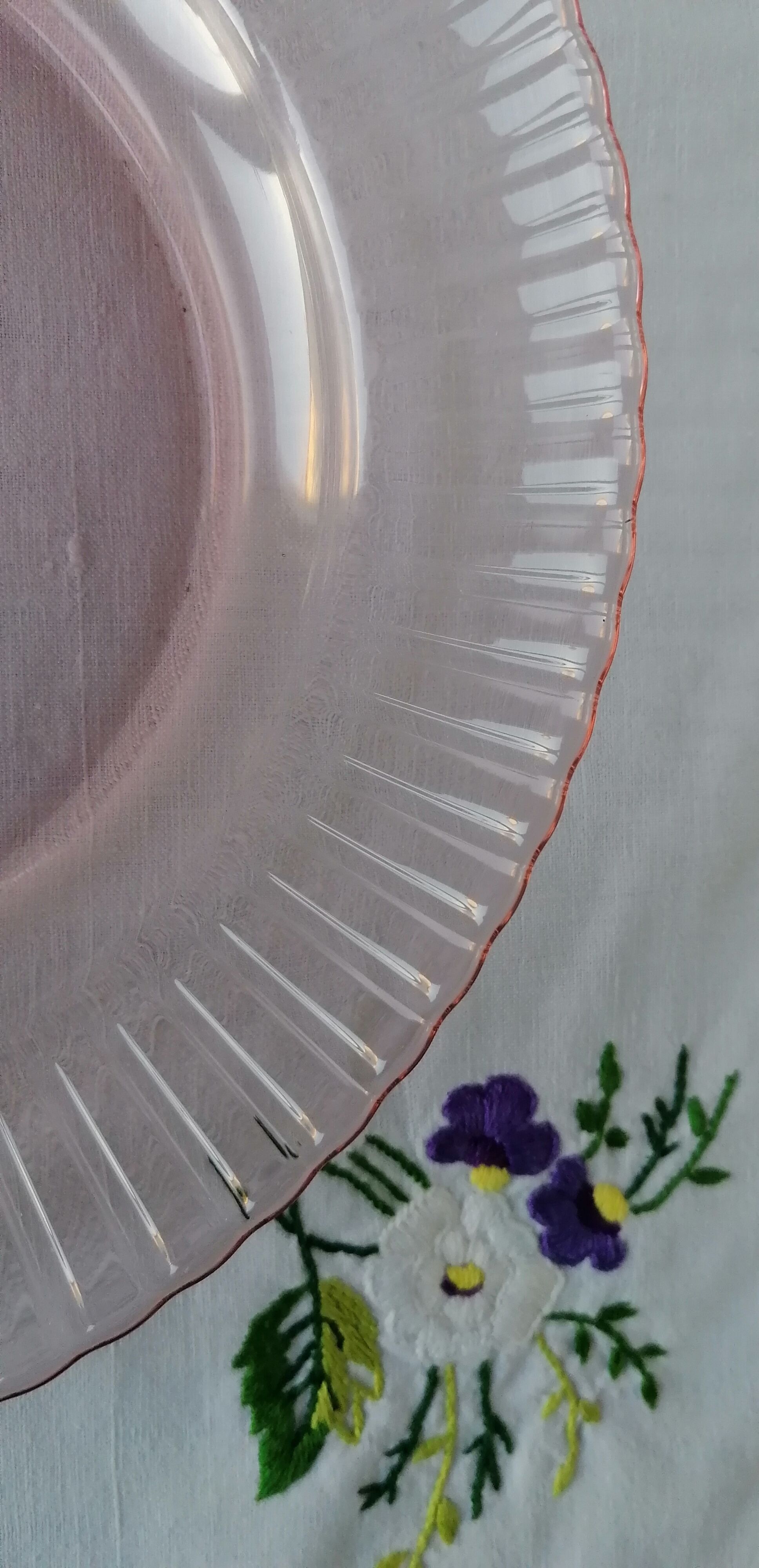 6 Arcoroc pink glass dessert plates