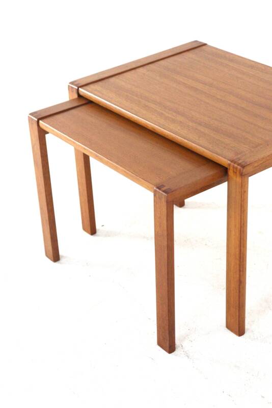 Ensemble de 2 tables gigognes - teck - design danois