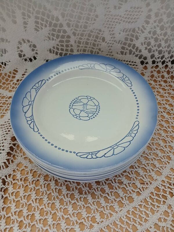 8 assiettes plates anciennes Digoin et Sarreguemines