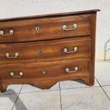Walnut chest of drawers