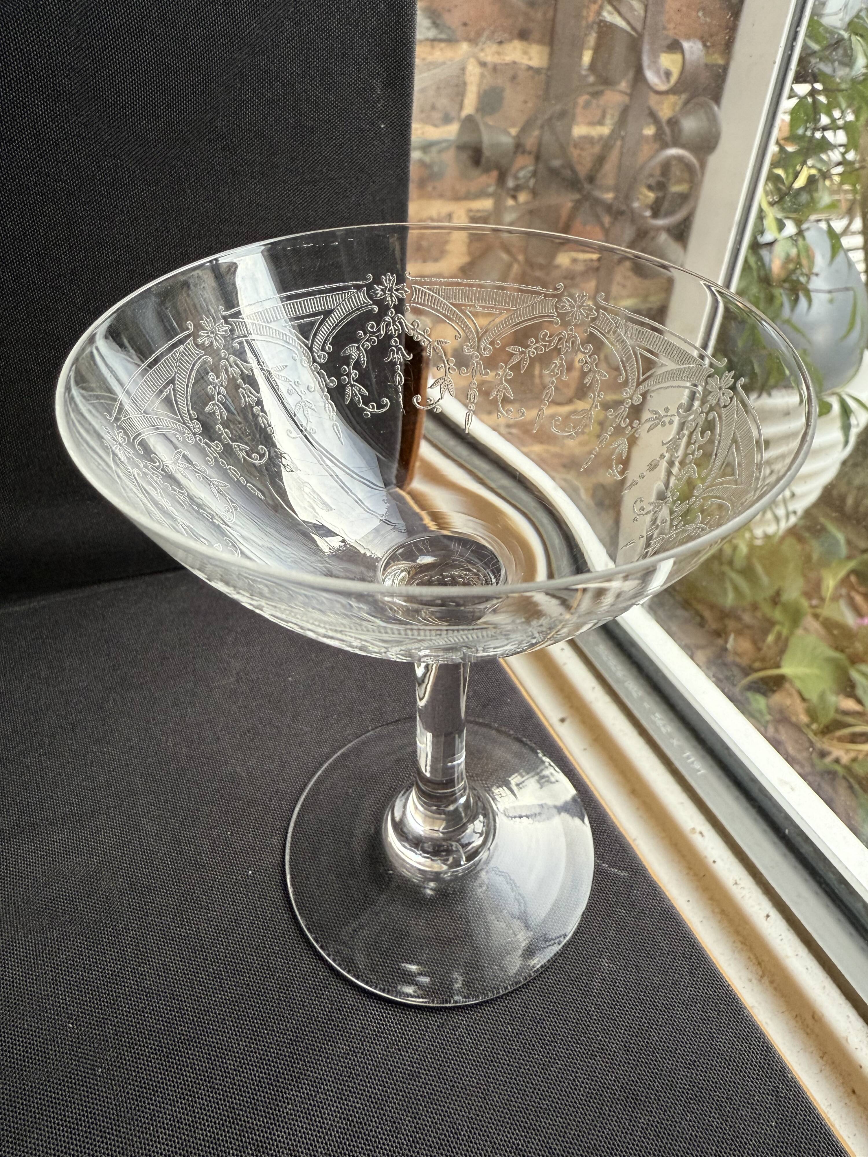 6 champagne coupes Saint Louis service Manon