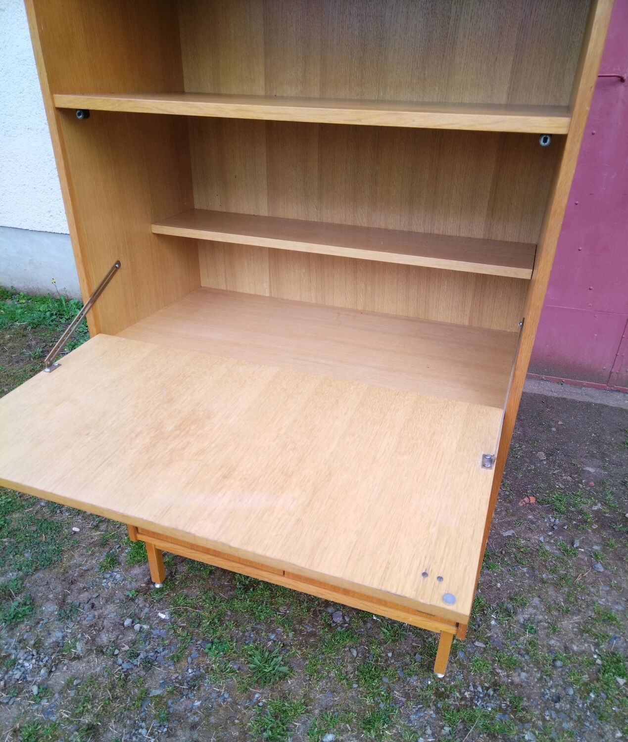 Secretary, Scandinavian style library