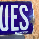 Scallop enamelled plate