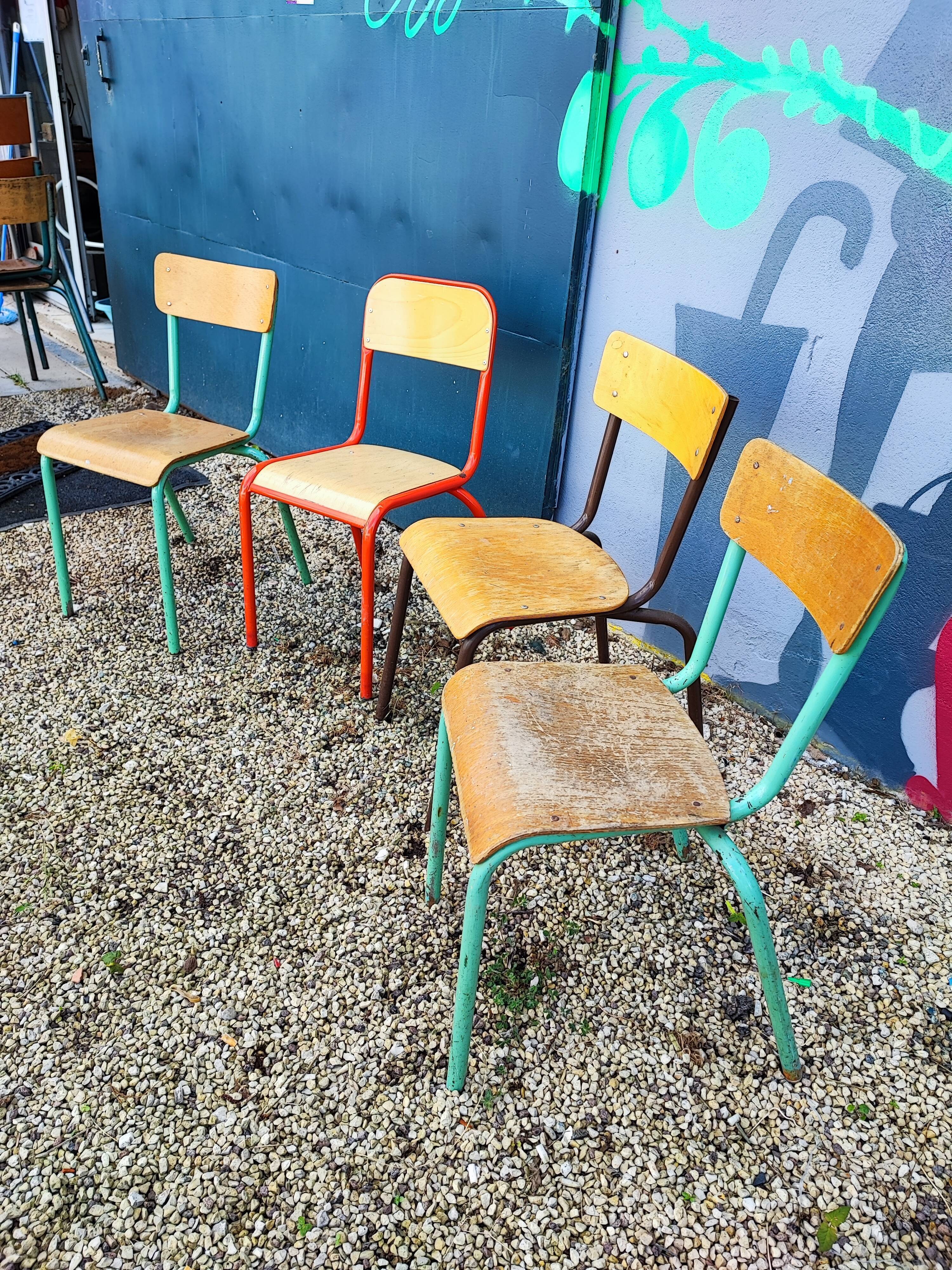 Set of 4 vintage deparaillé school chairs