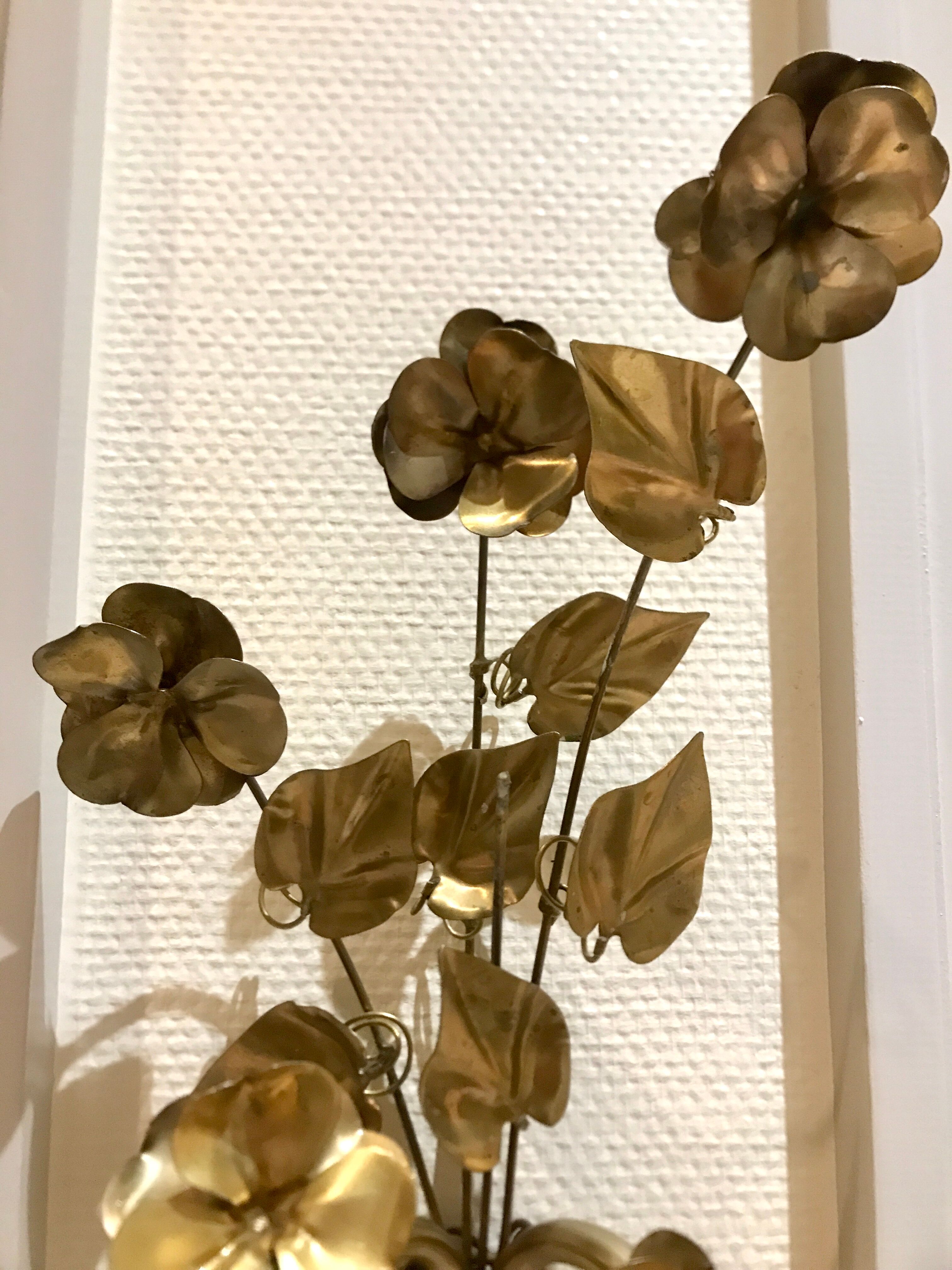 Paire d’appliques fleurs et feuilles laiton