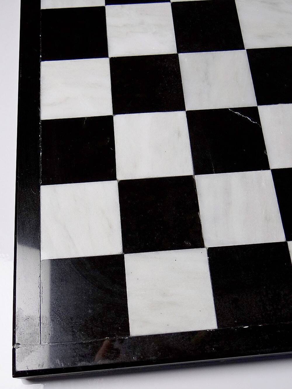 Large vintage chess set from the 70s, white and black marble, Italian craftsmanship