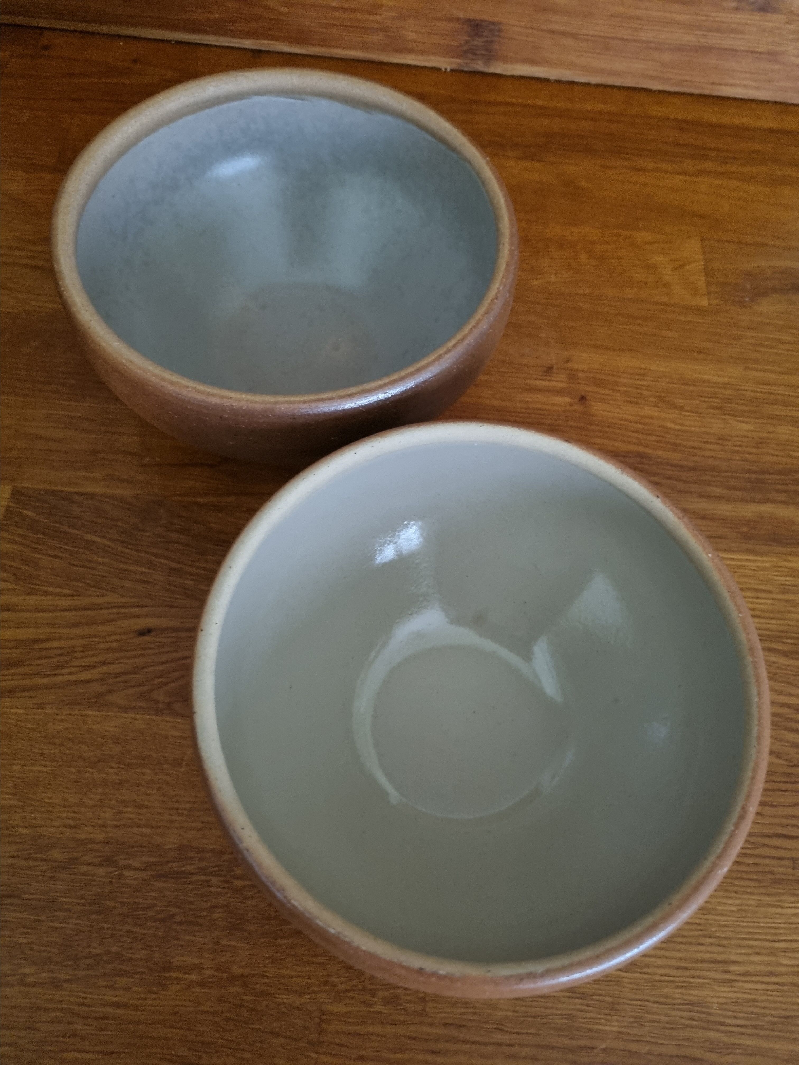 Set of 2 vintage stoneware bowls No. 1