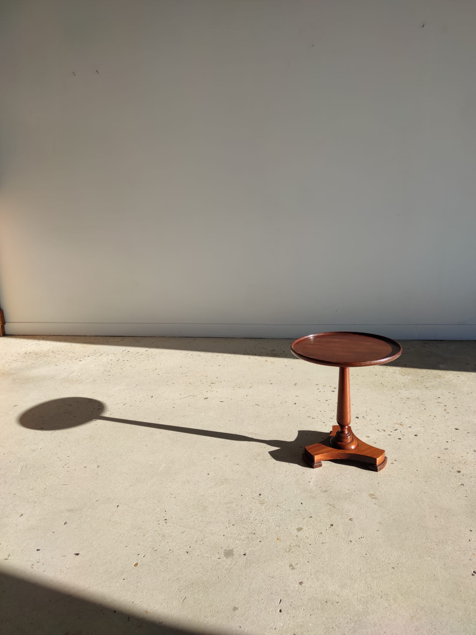 Mini harness or pedestal table in natural wood